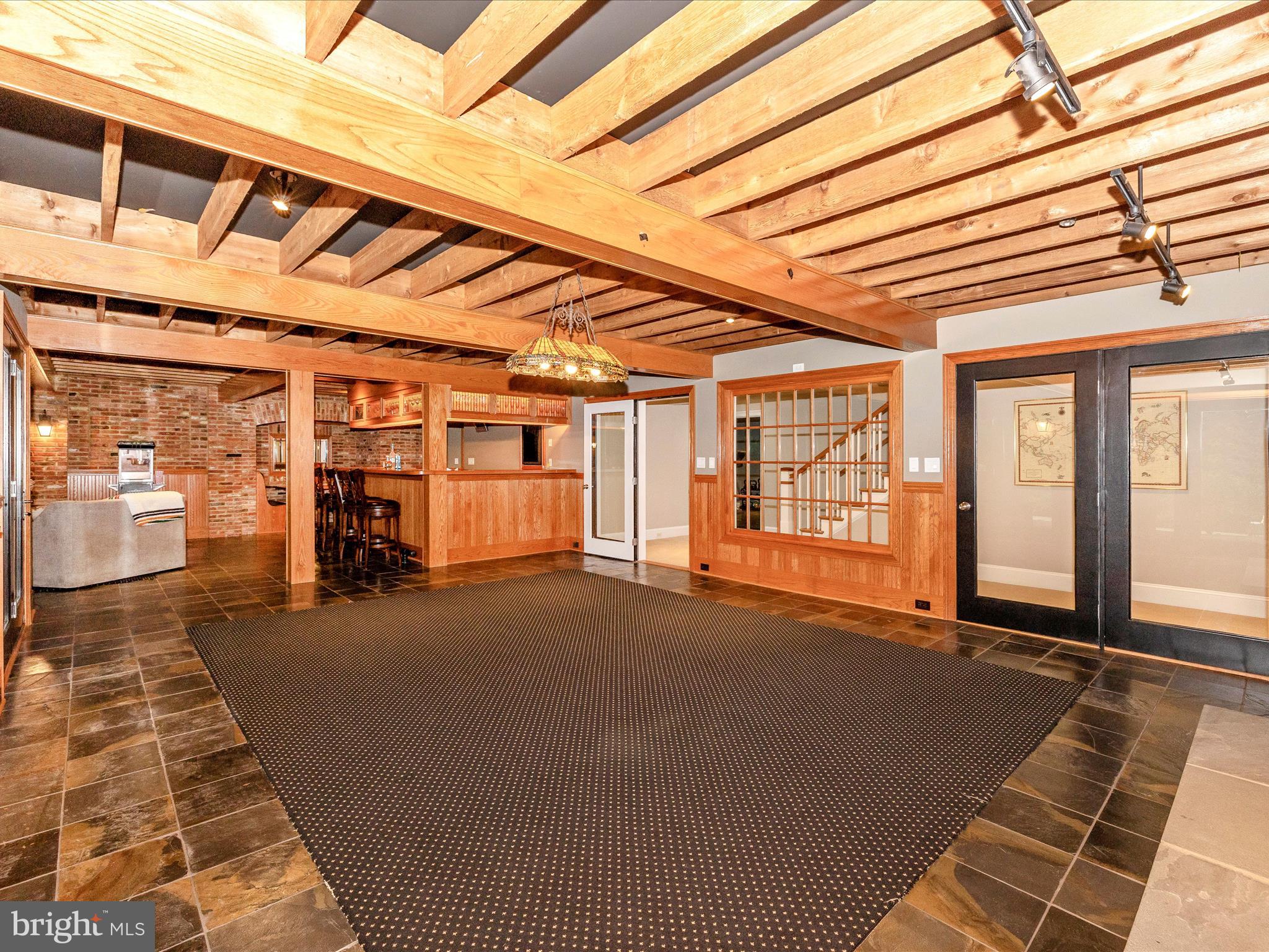 MERRY GO ROUND FARM - Residential