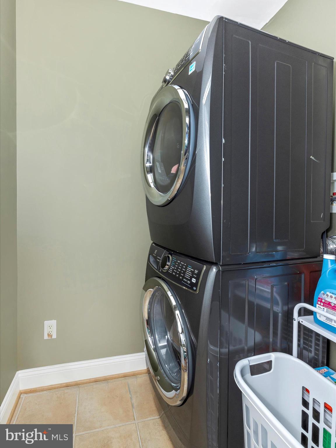 MERRY GO ROUND FARM - Residential