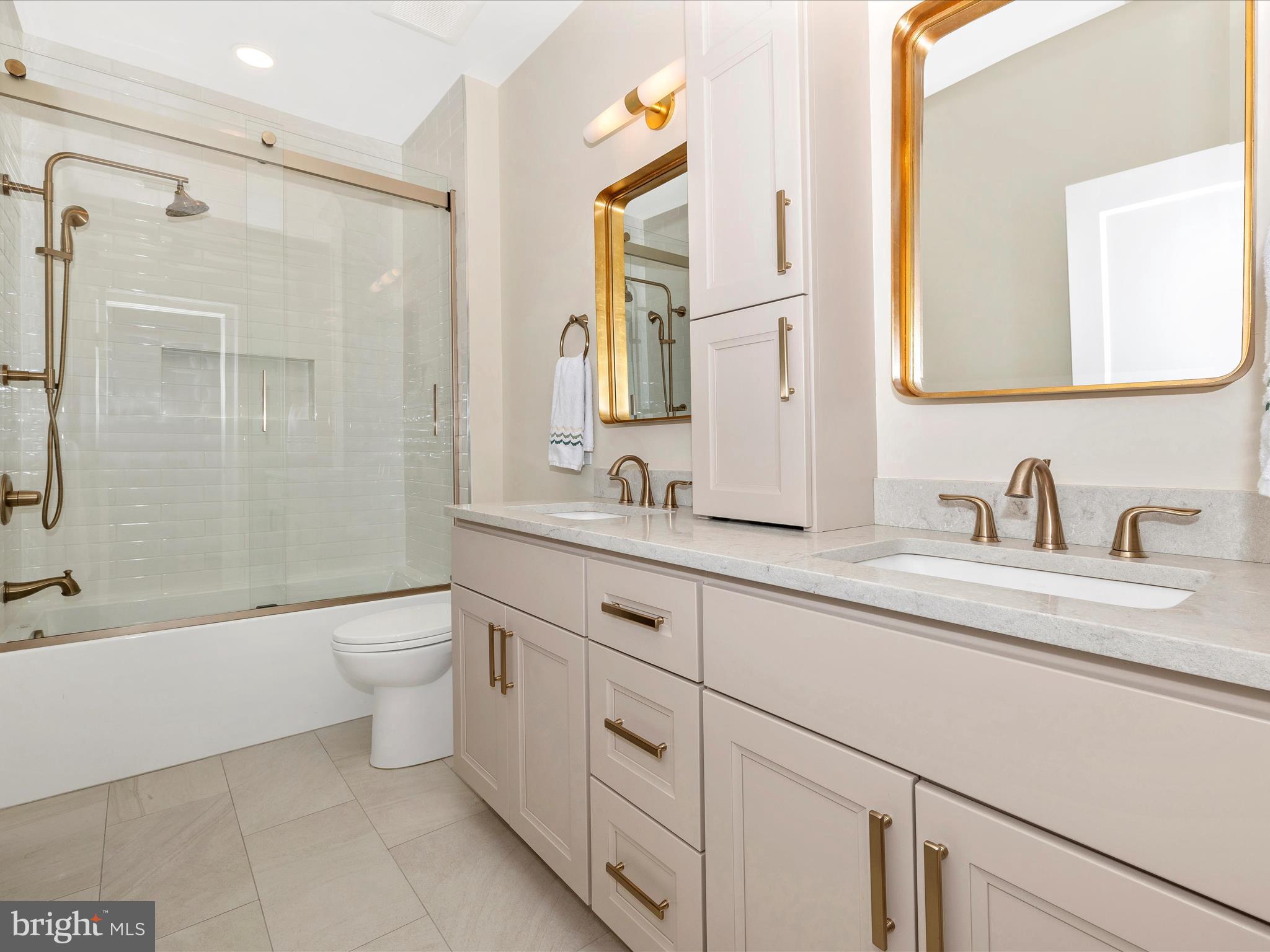 MERRY GO ROUND FARM - Residential