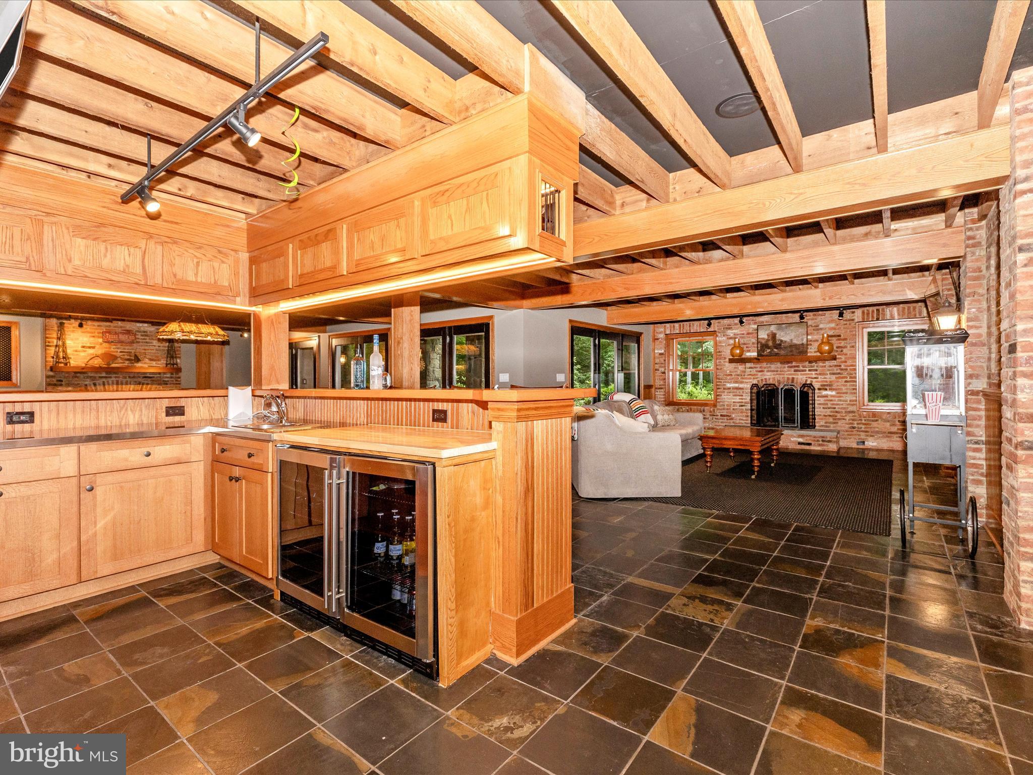 MERRY GO ROUND FARM - Residential