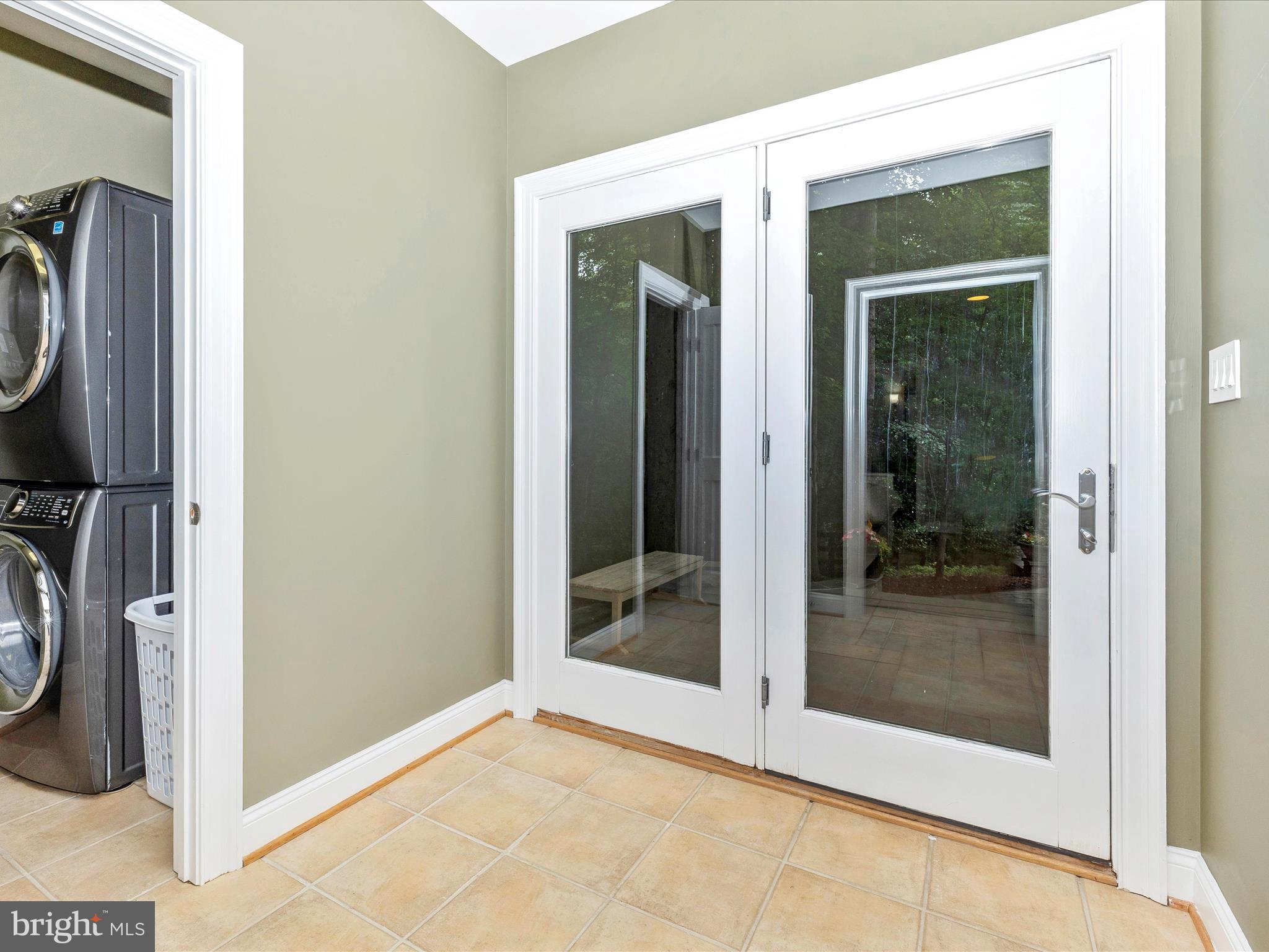 MERRY GO ROUND FARM - Residential