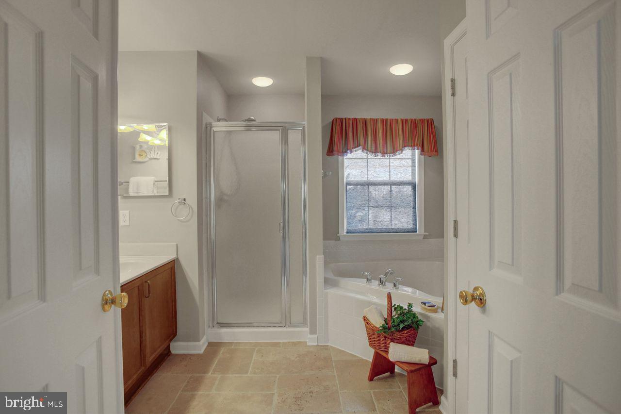 SADDLE RIDGE - Residential