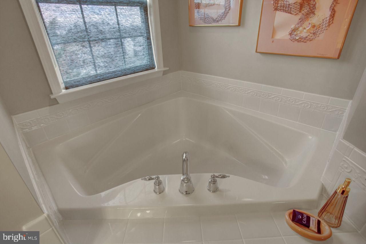 SADDLE RIDGE - Residential