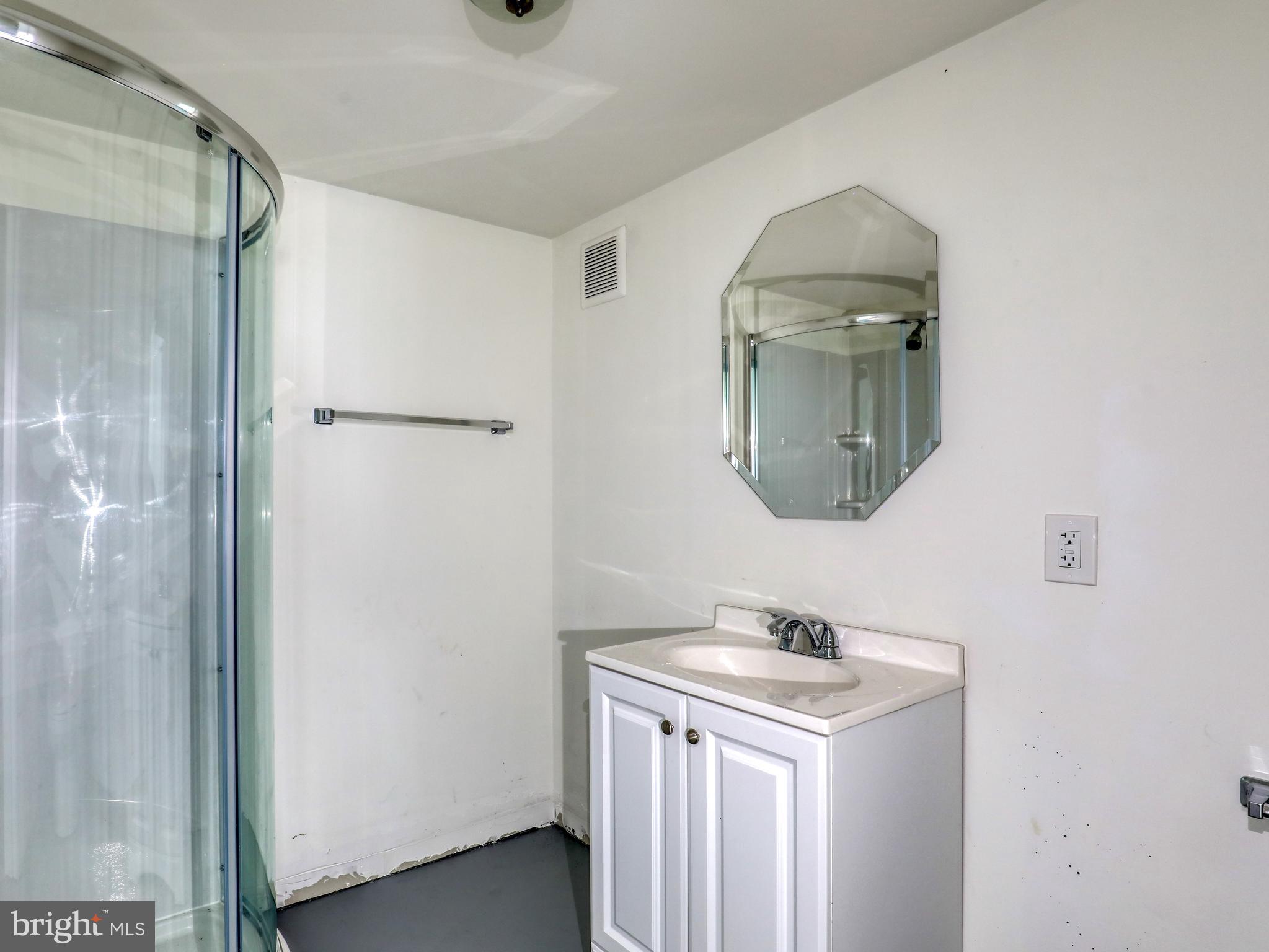 GREEN MEADOWS - Residential Lease