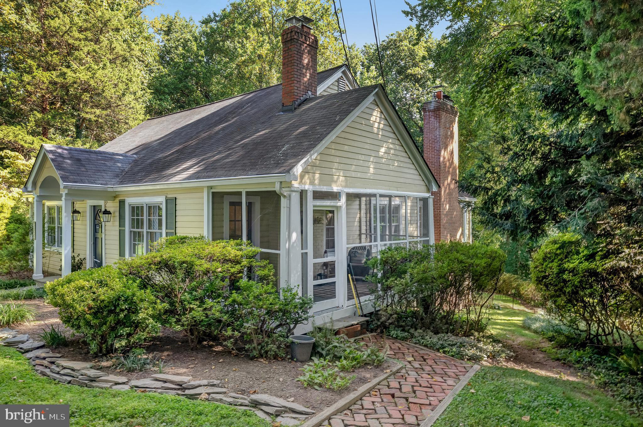 CLEARVIEW MANOR - Residential