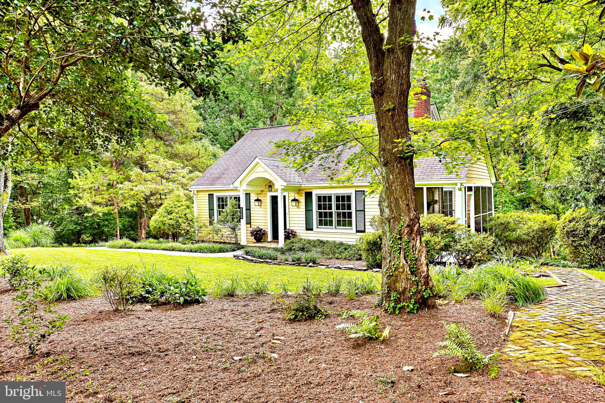 CLEARVIEW MANOR - Residential