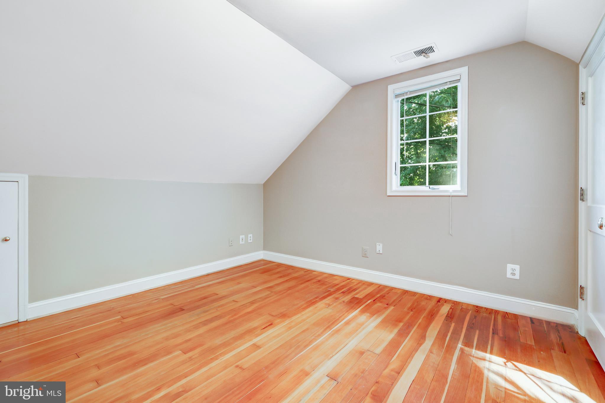 CLEARVIEW MANOR - Residential