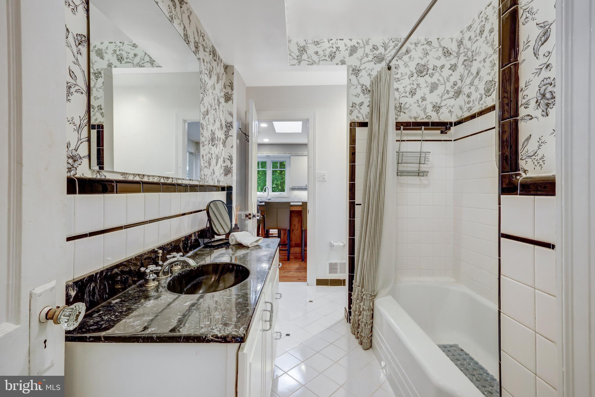 CLEARVIEW MANOR - Residential