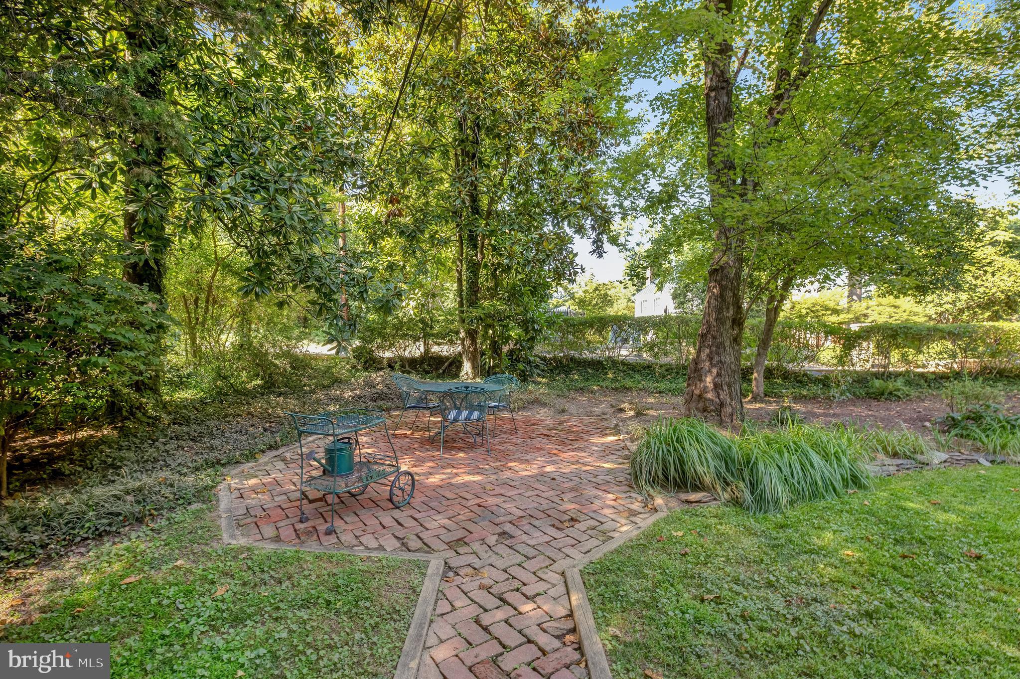 CLEARVIEW MANOR - Residential