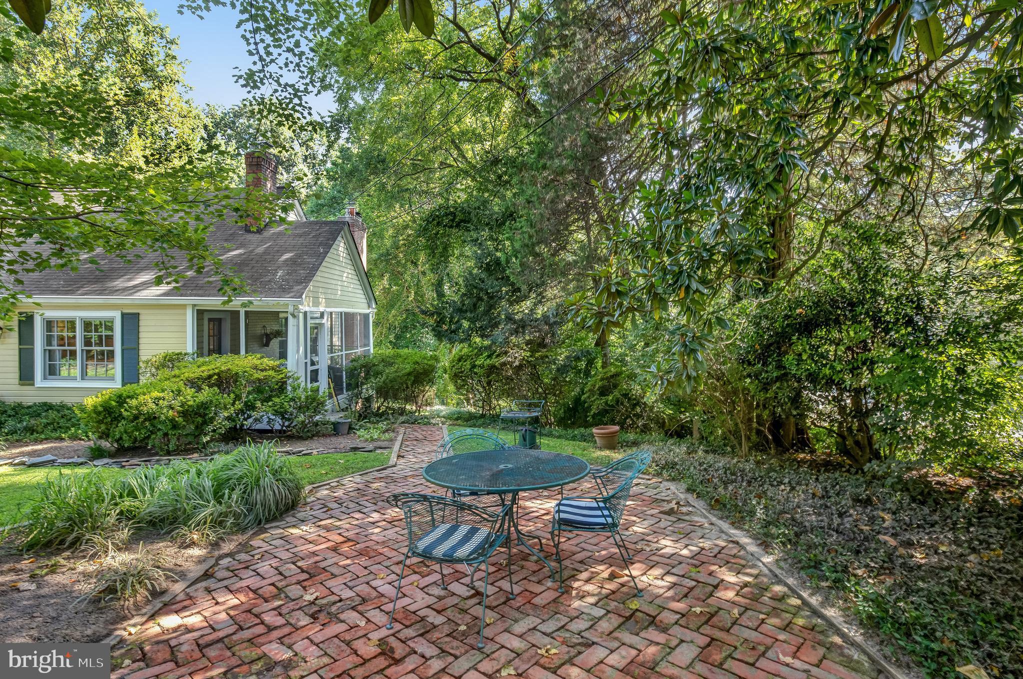 CLEARVIEW MANOR - Residential