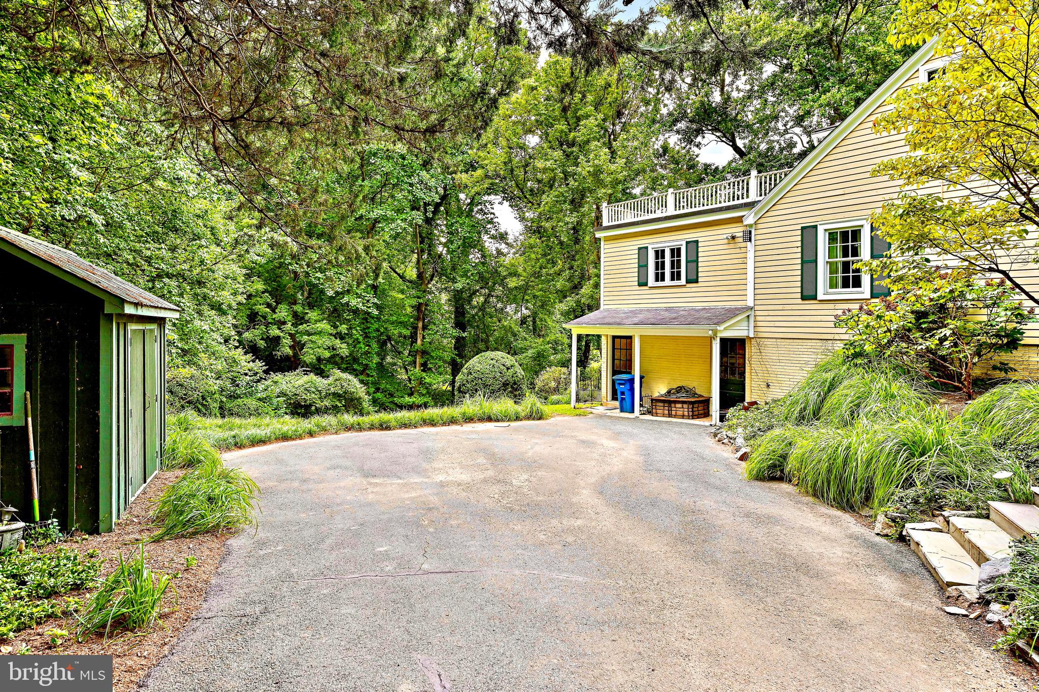 CLEARVIEW MANOR - Residential