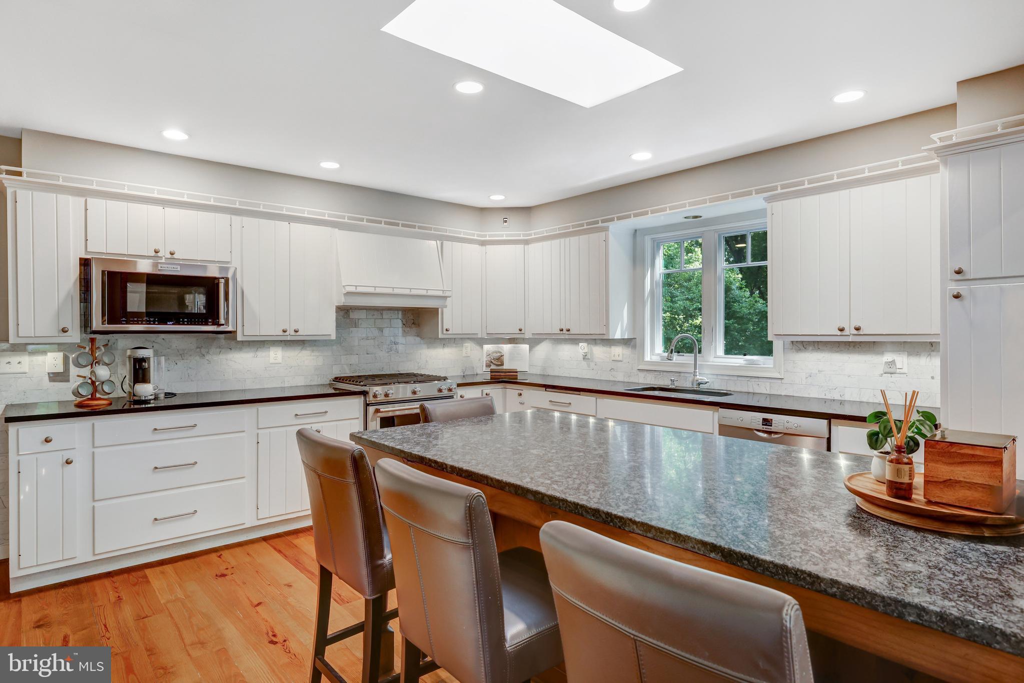 CLEARVIEW MANOR - Residential