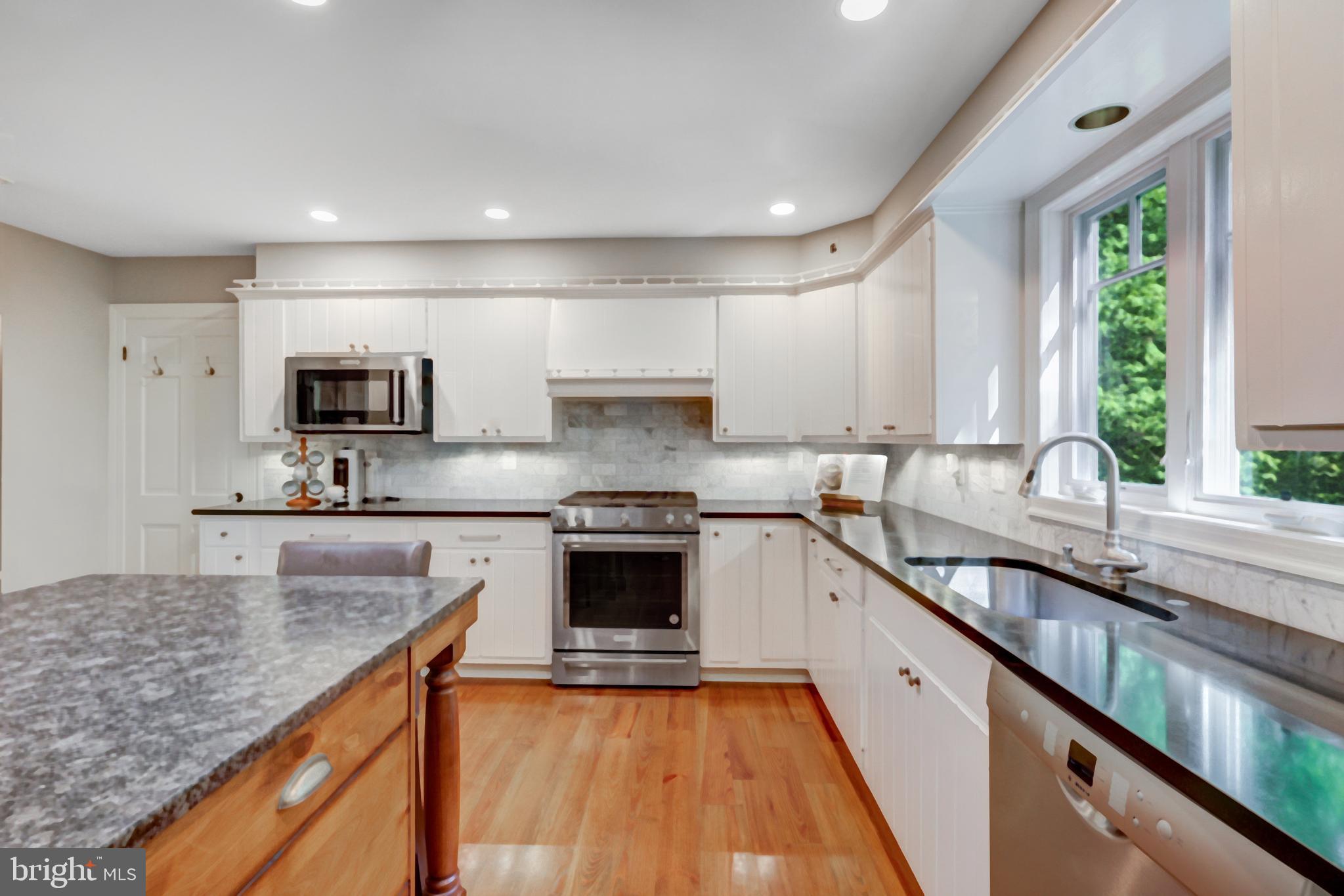 CLEARVIEW MANOR - Residential