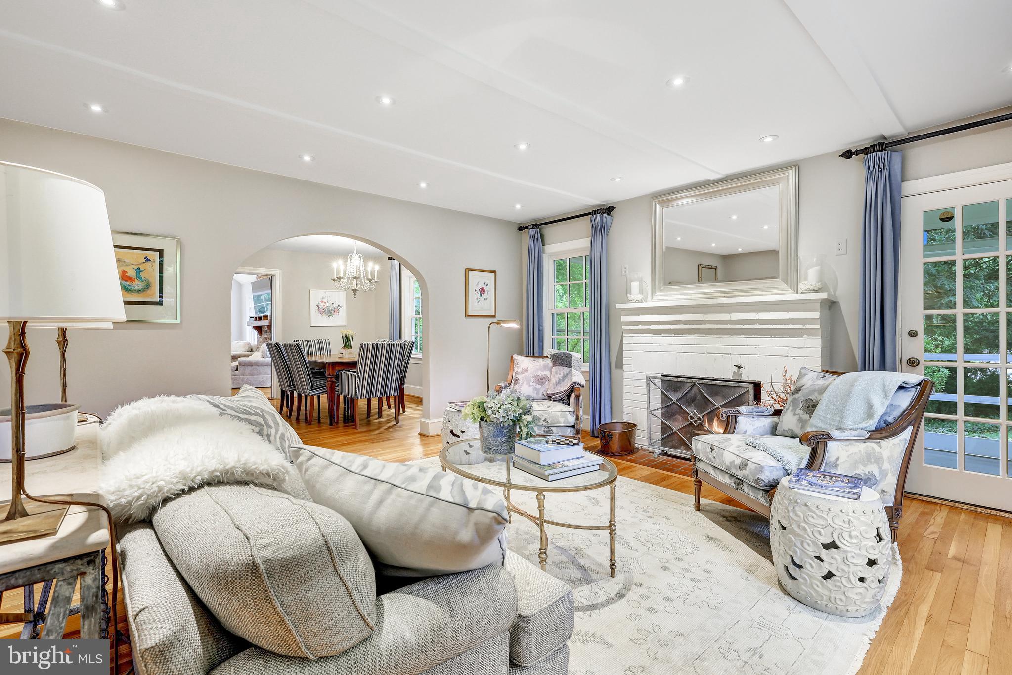 CLEARVIEW MANOR - Residential