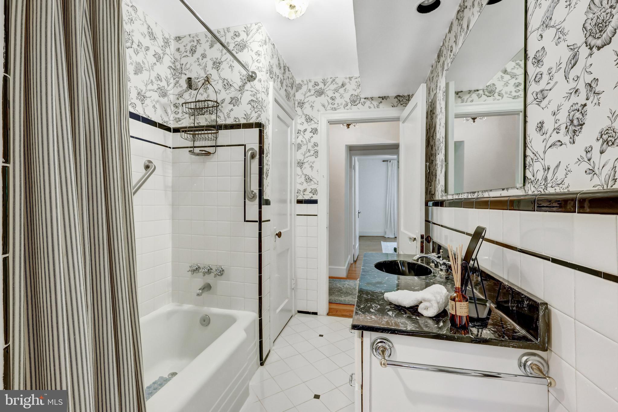 CLEARVIEW MANOR - Residential