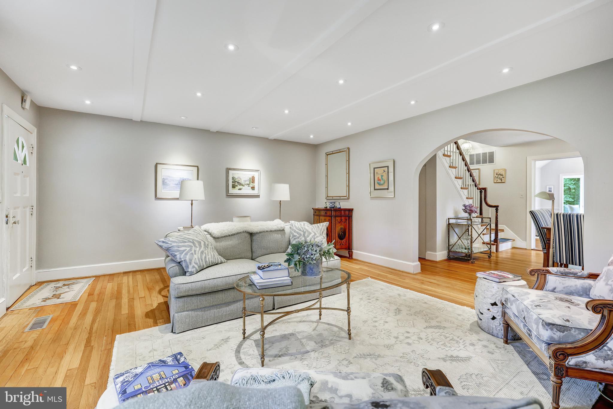 CLEARVIEW MANOR - Residential