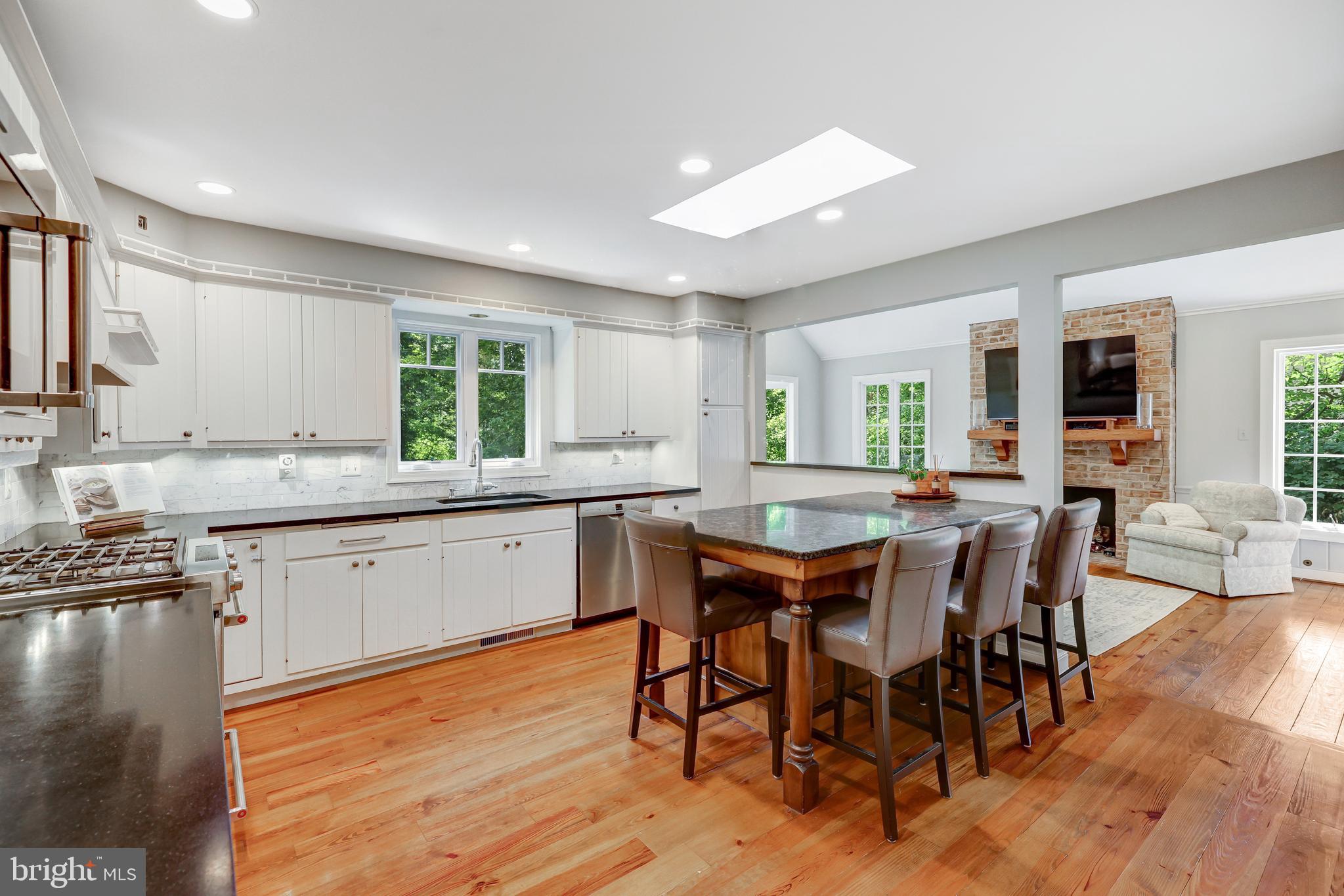 CLEARVIEW MANOR - Residential