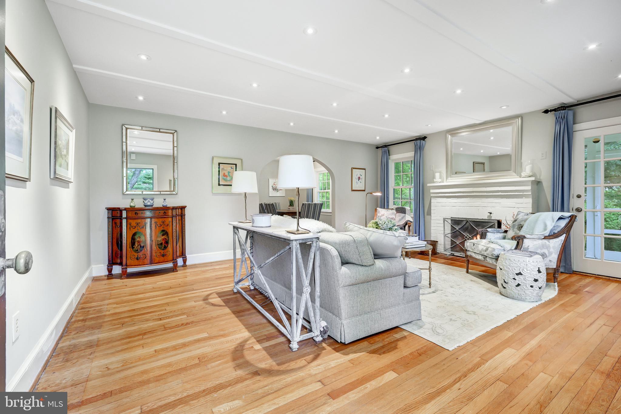 CLEARVIEW MANOR - Residential