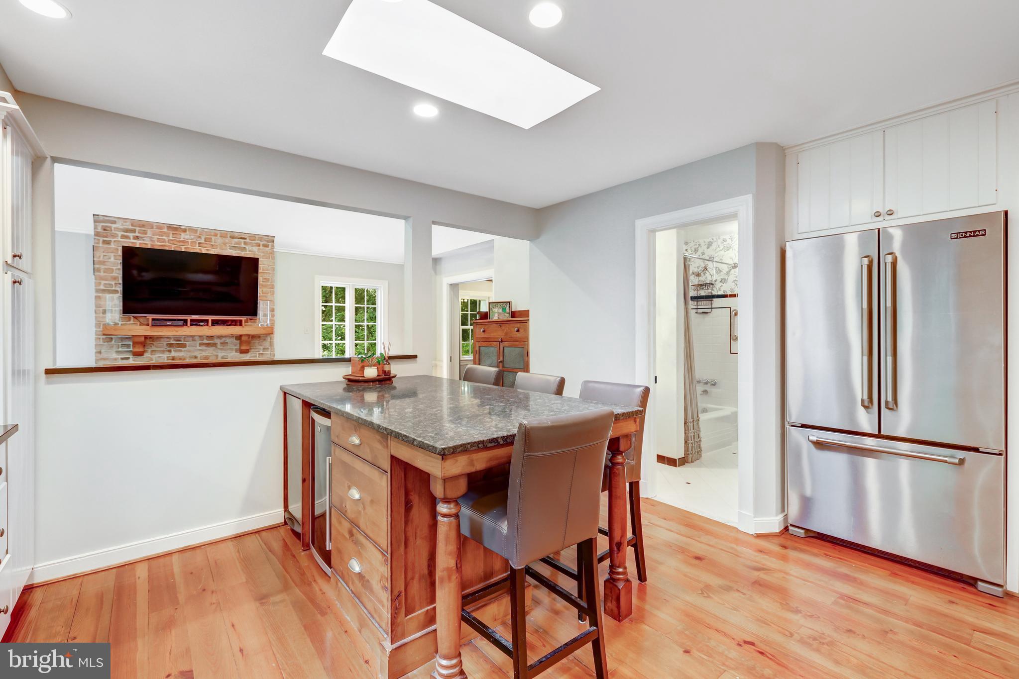 CLEARVIEW MANOR - Residential