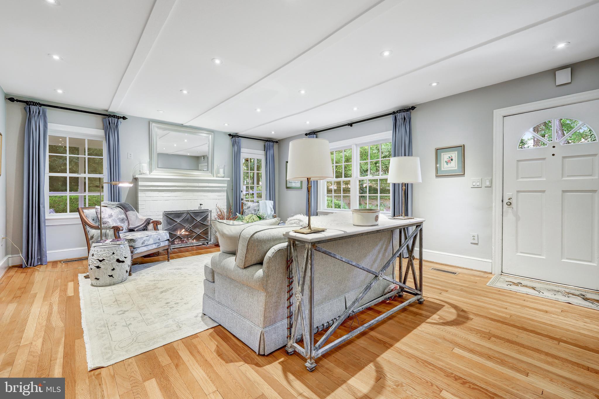 CLEARVIEW MANOR - Residential