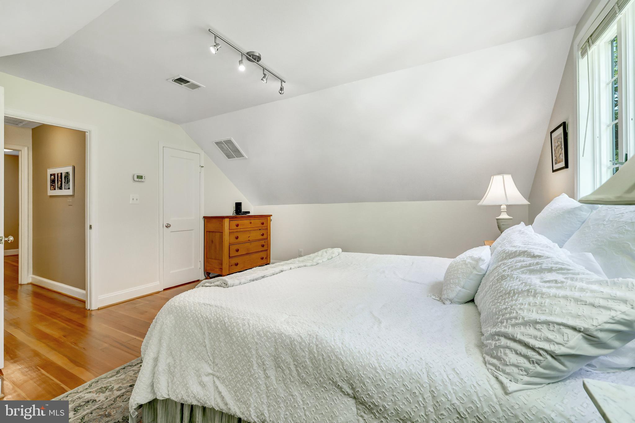 CLEARVIEW MANOR - Residential