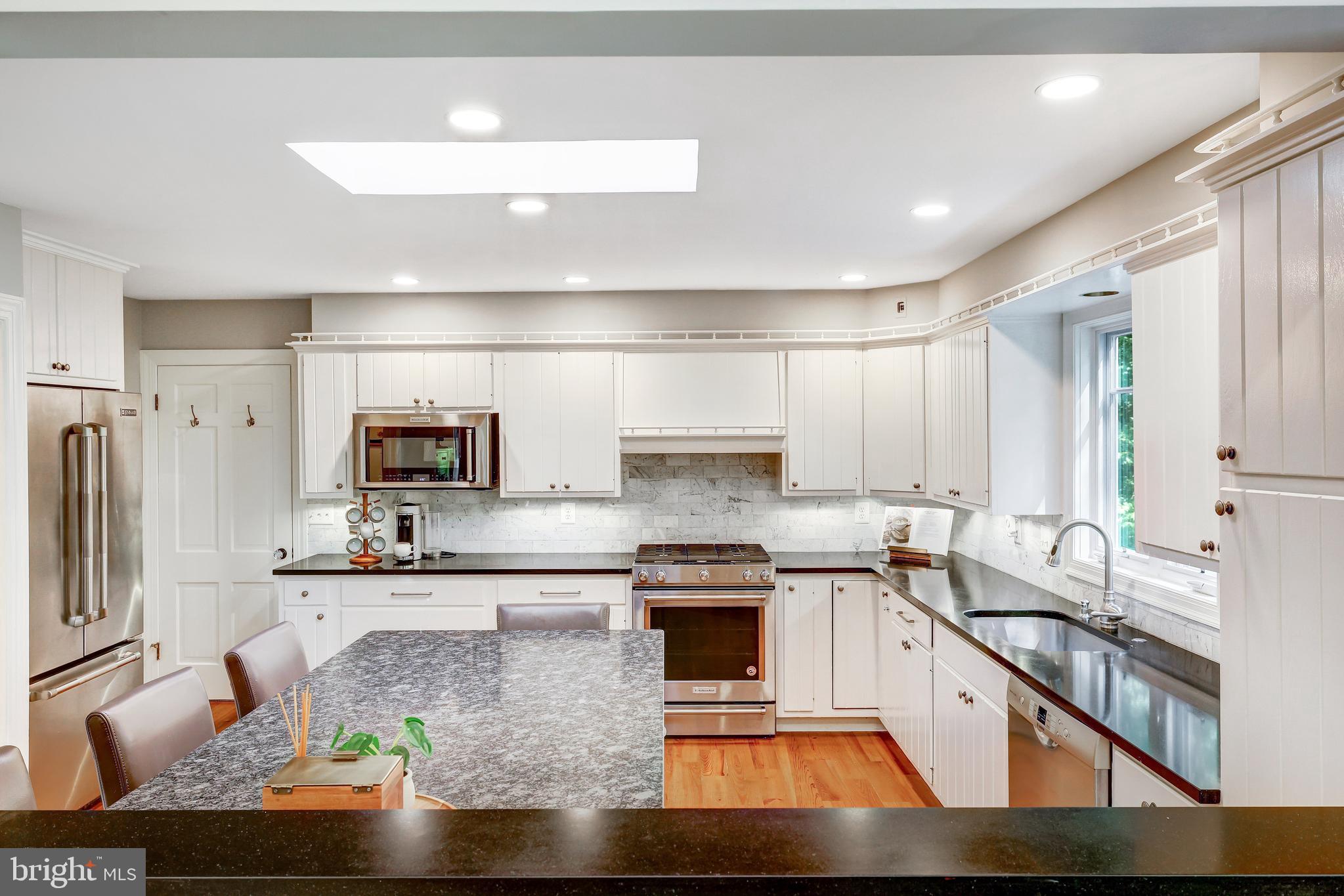 CLEARVIEW MANOR - Residential