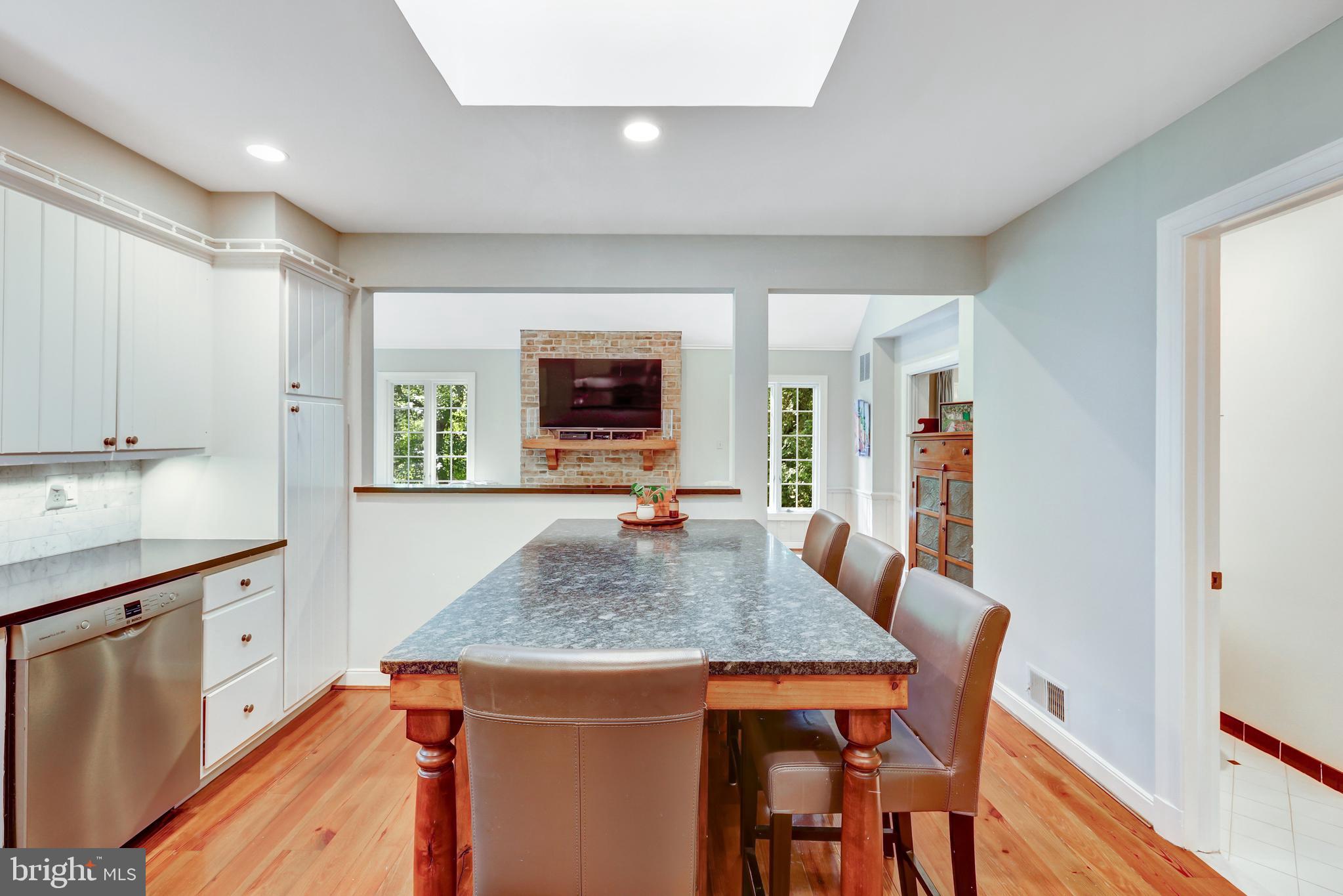 CLEARVIEW MANOR - Residential