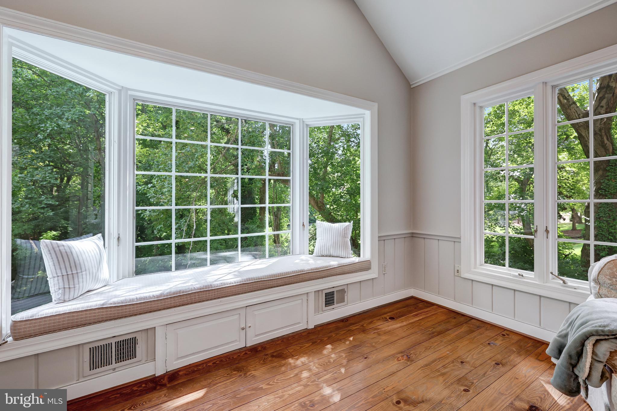 CLEARVIEW MANOR - Residential