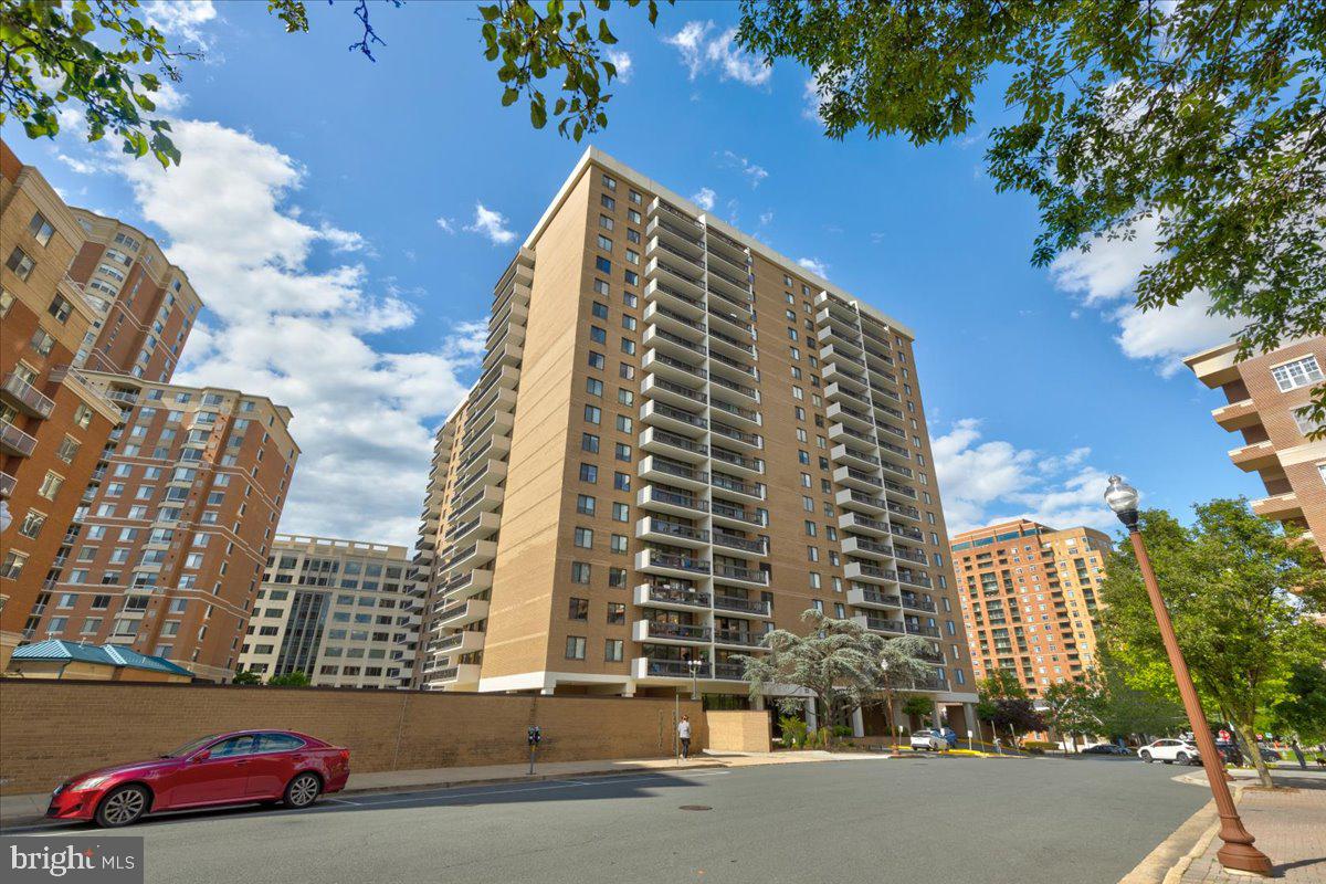 TOWER VILLAS - Residential