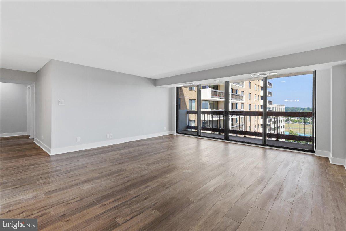 TOWER VILLAS - Residential