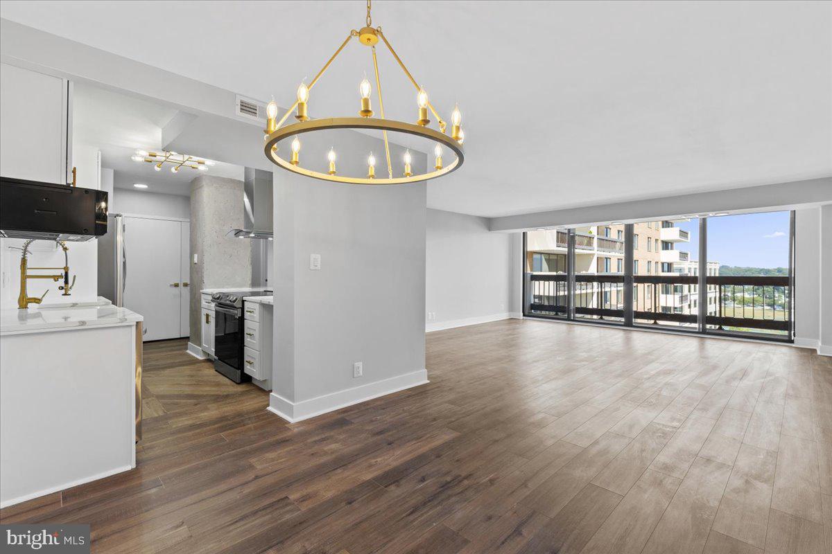 TOWER VILLAS - Residential