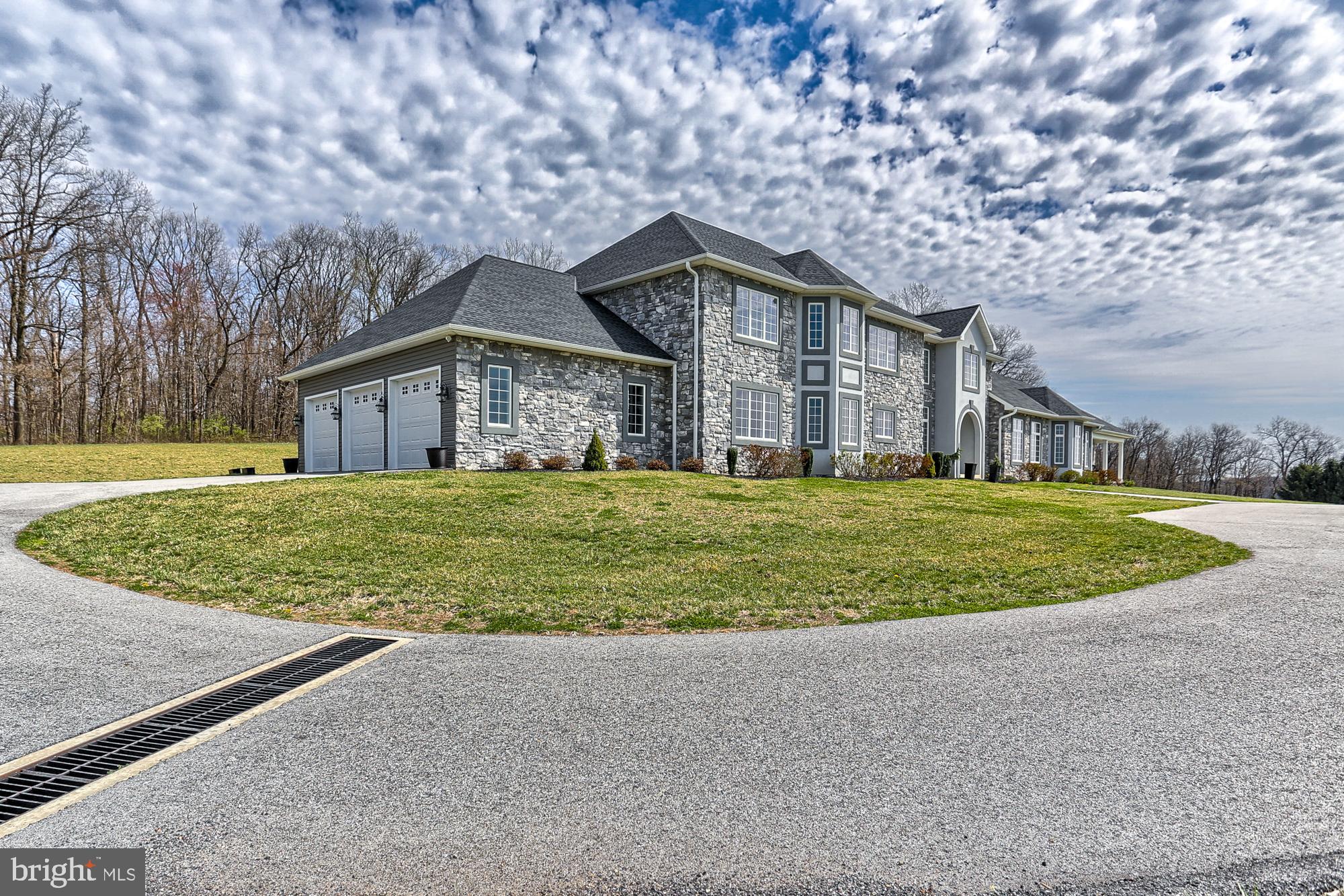 WEST MANHEIM - Residential