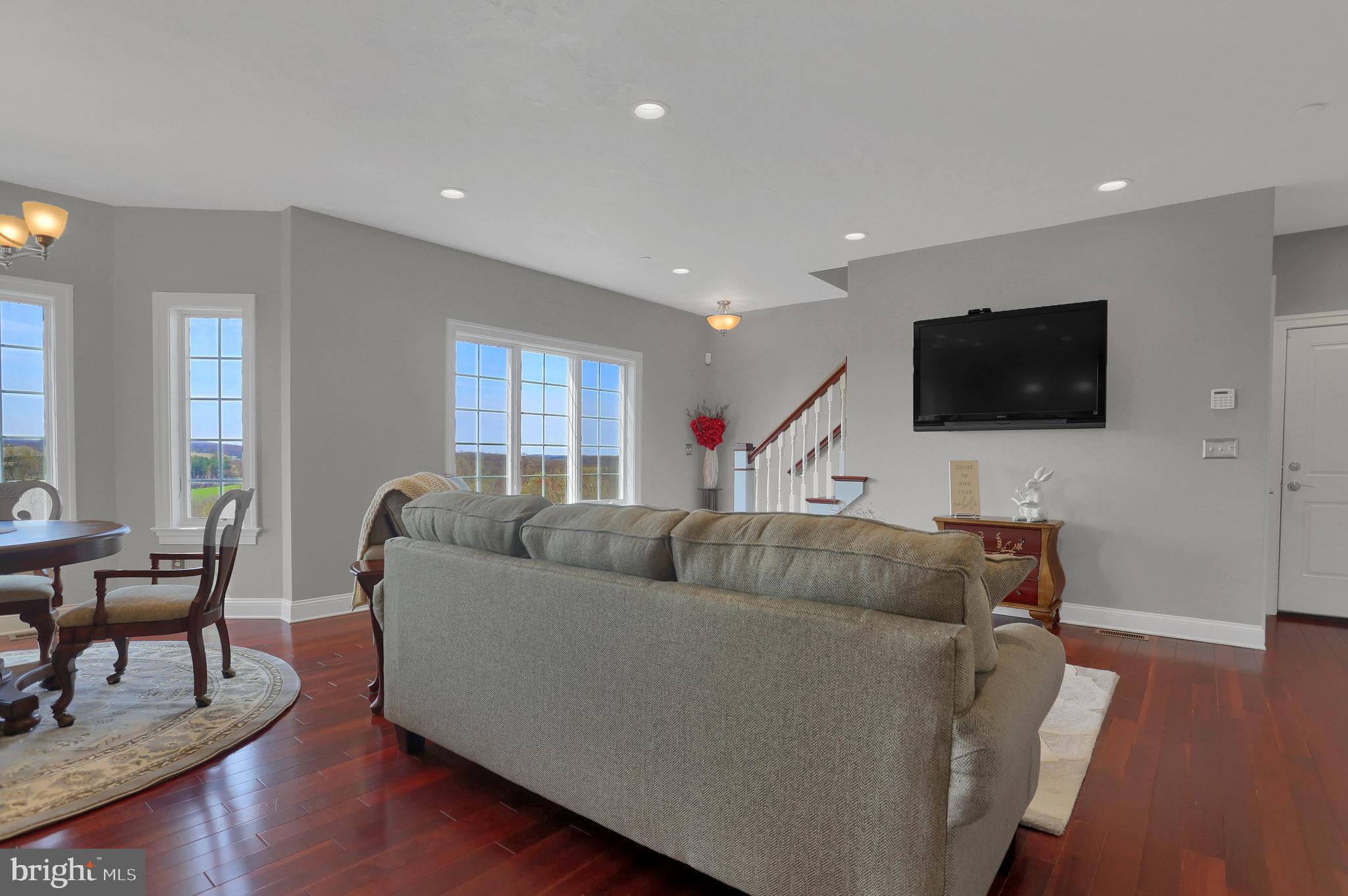 WEST MANHEIM - Residential
