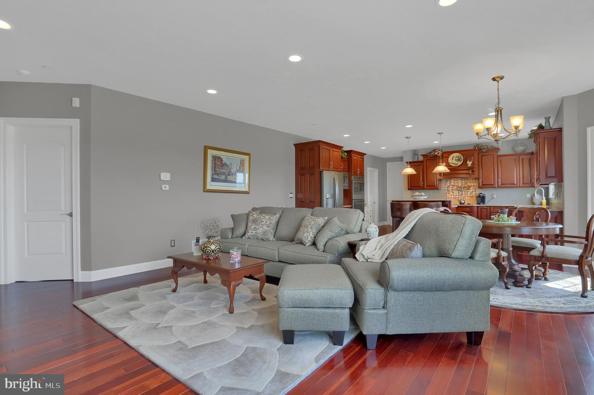 WEST MANHEIM - Residential