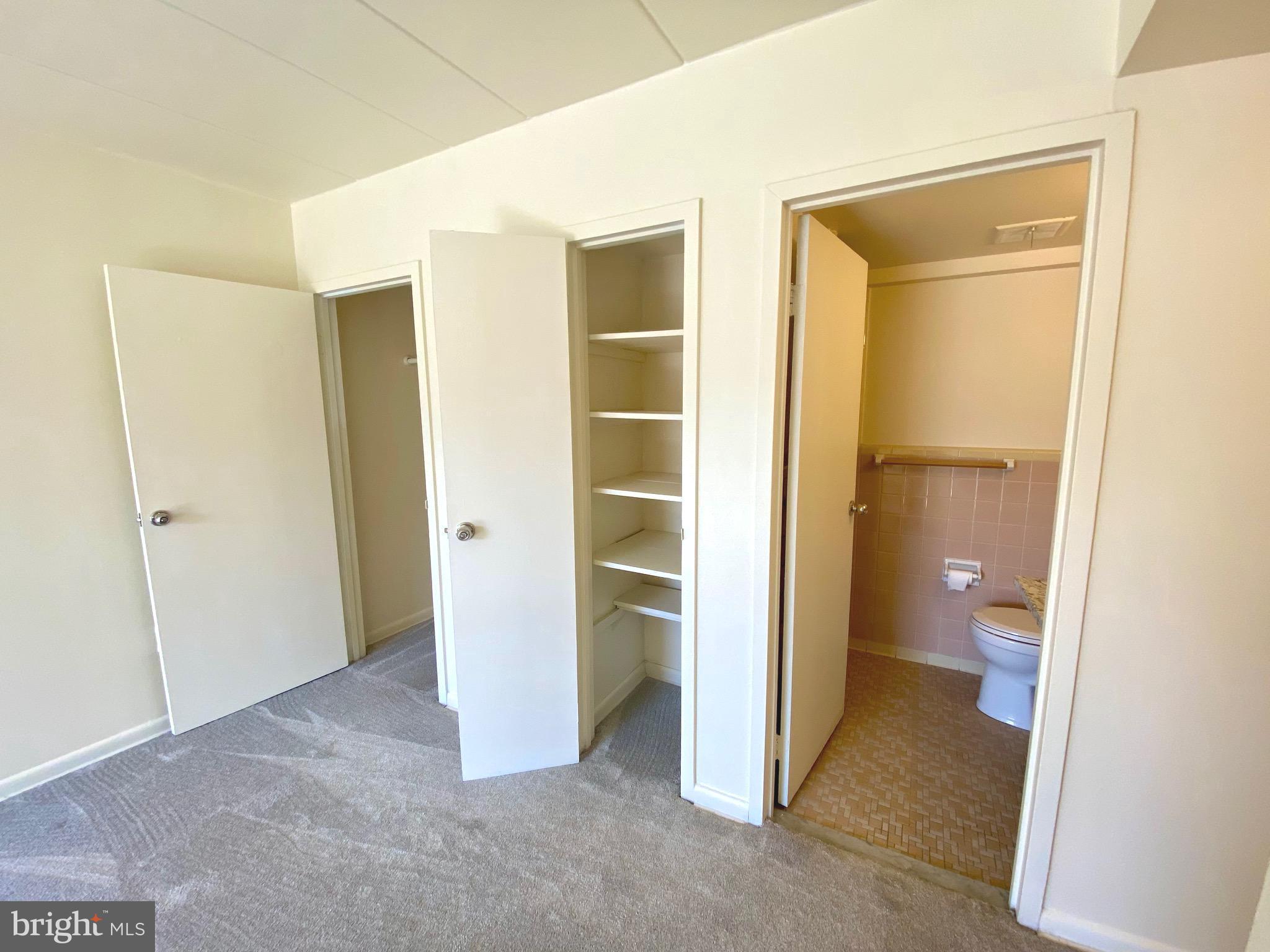 VIENNA VILLAGER CONDO - Residential Lease