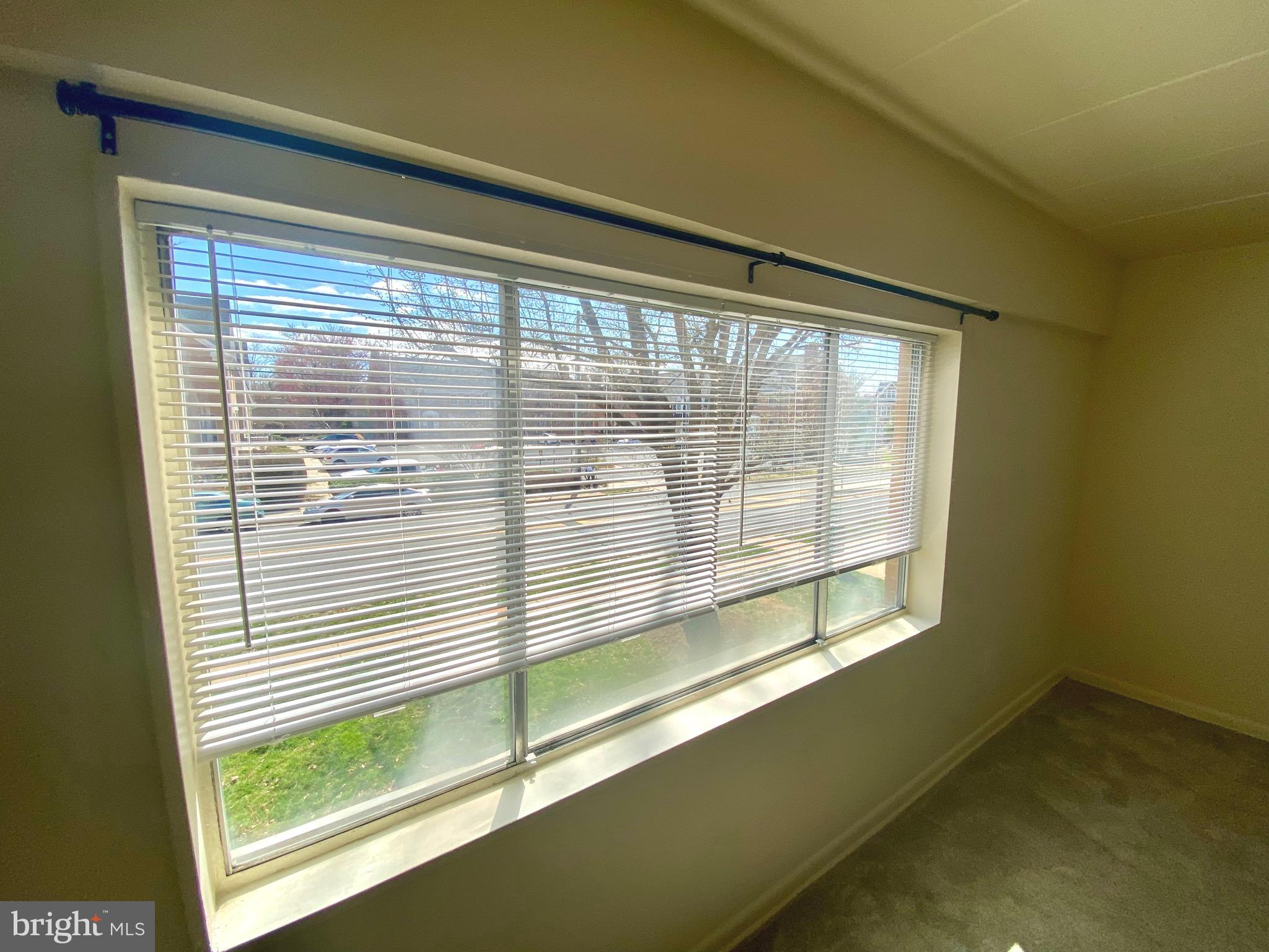 VIENNA VILLAGER CONDO - Residential Lease