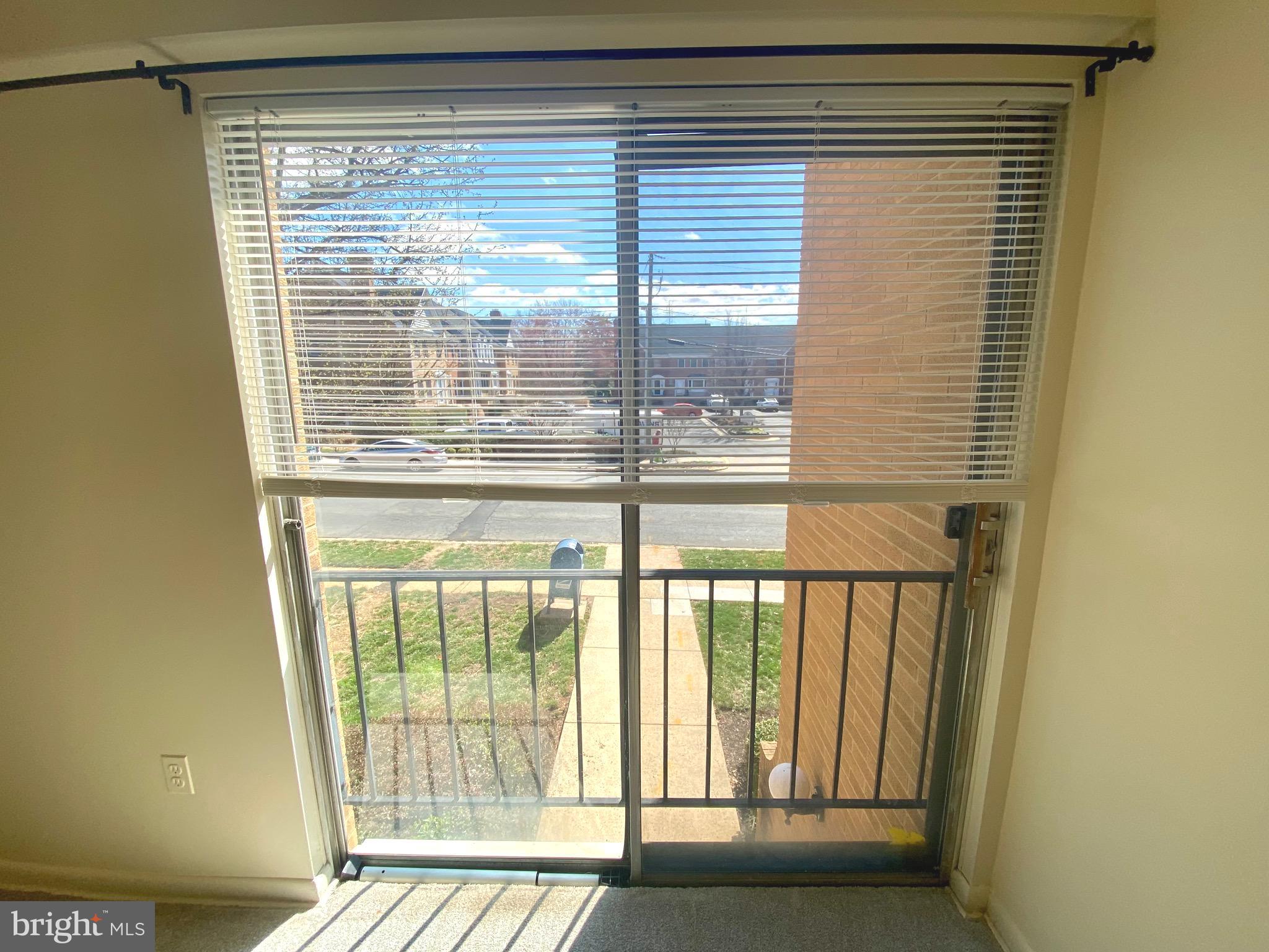 VIENNA VILLAGER CONDO - Residential Lease