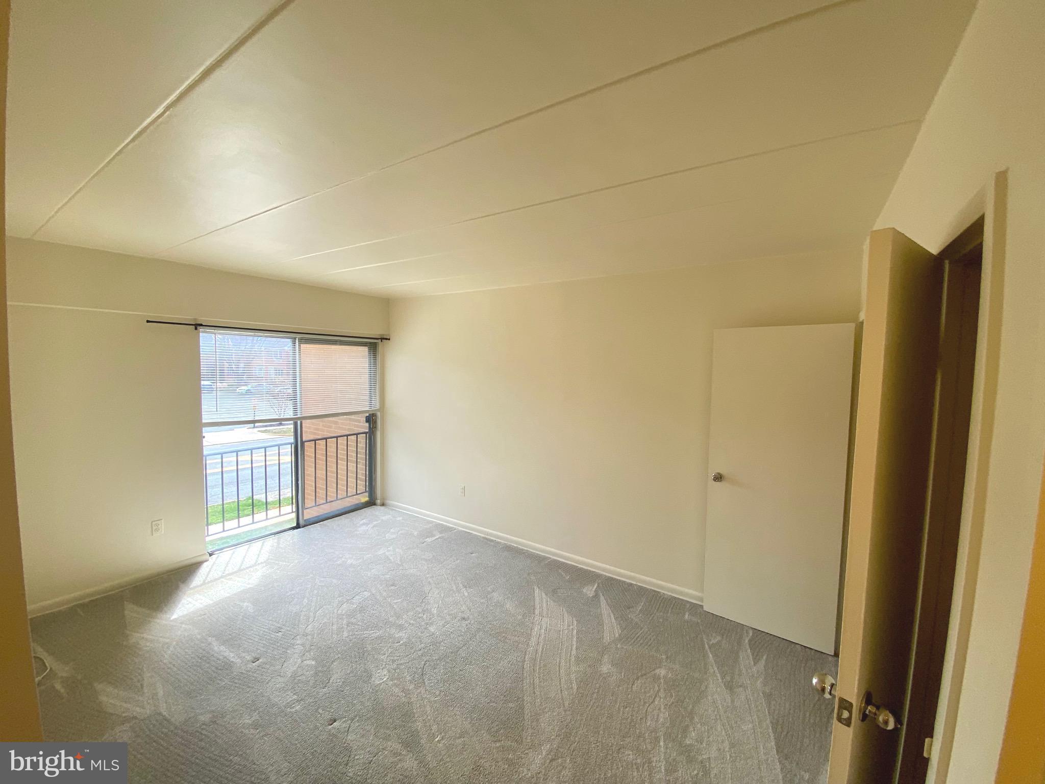 VIENNA VILLAGER CONDO - Residential Lease