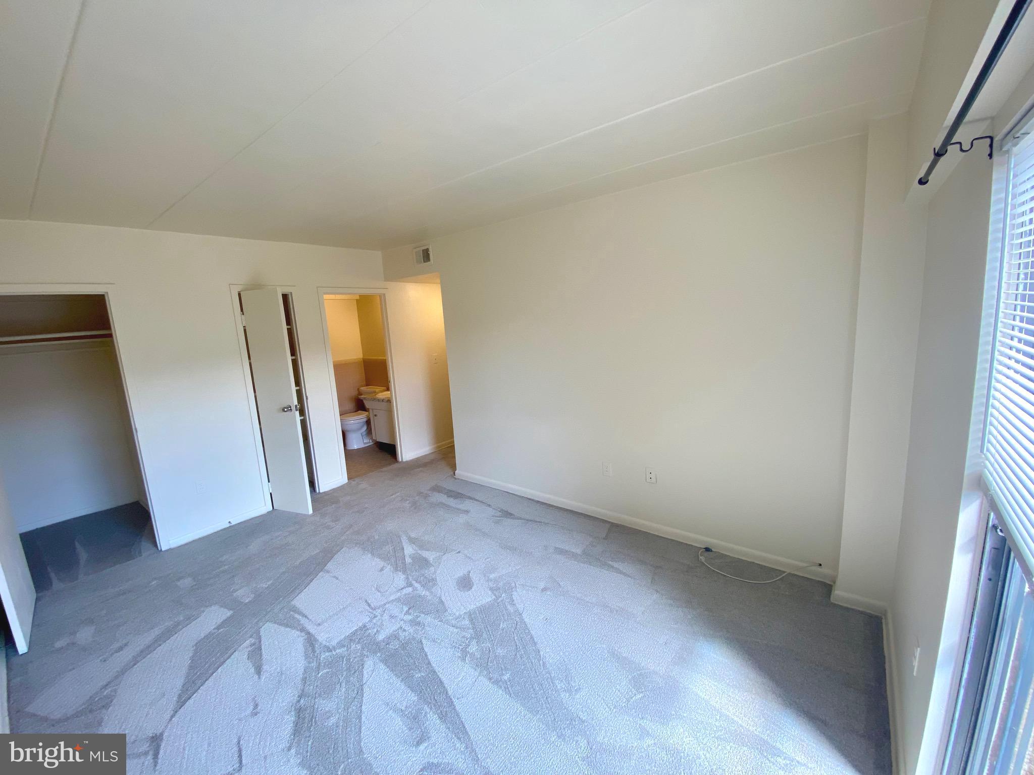 VIENNA VILLAGER CONDO - Residential Lease