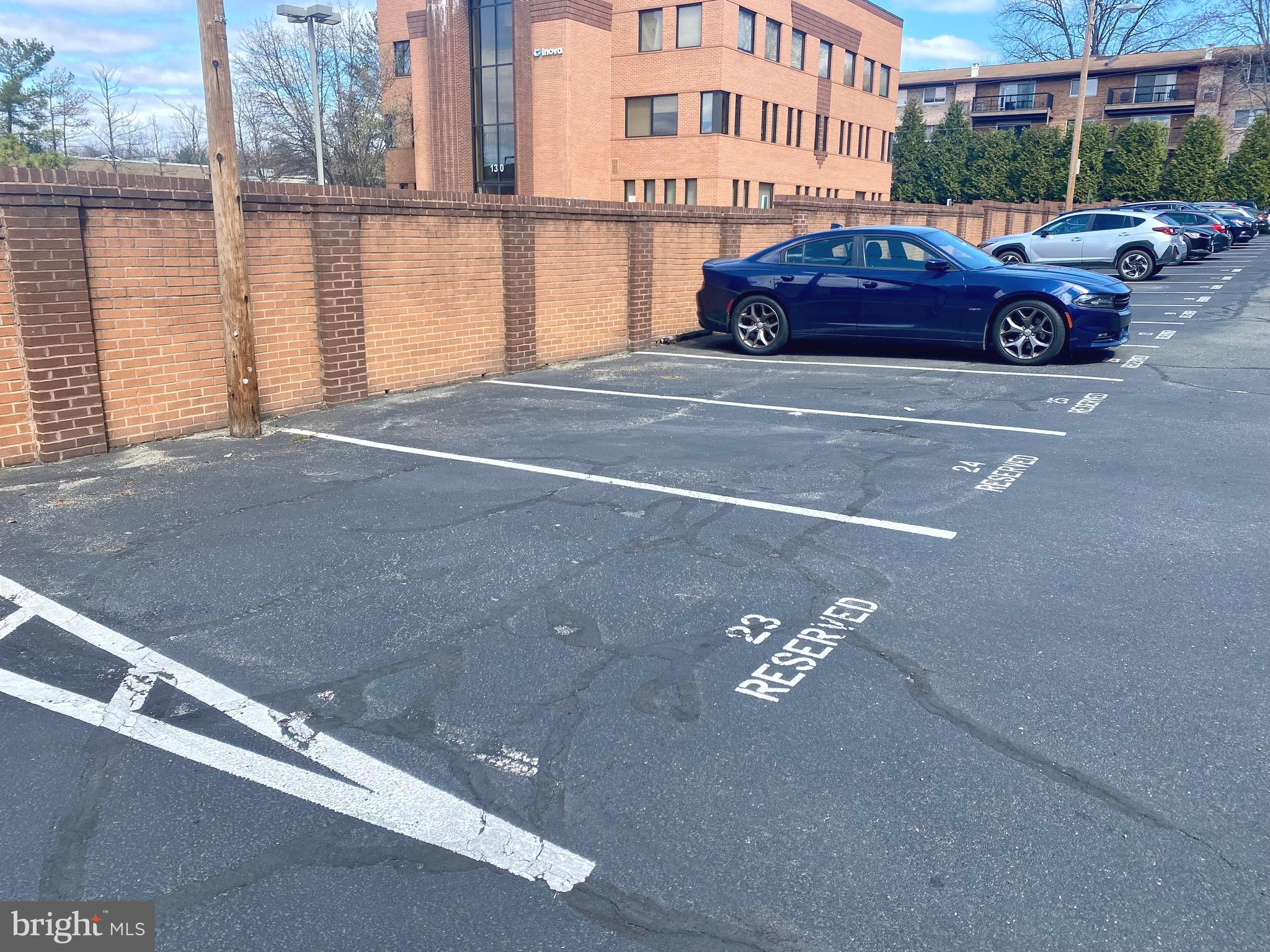 VIENNA VILLAGER CONDO - Residential Lease