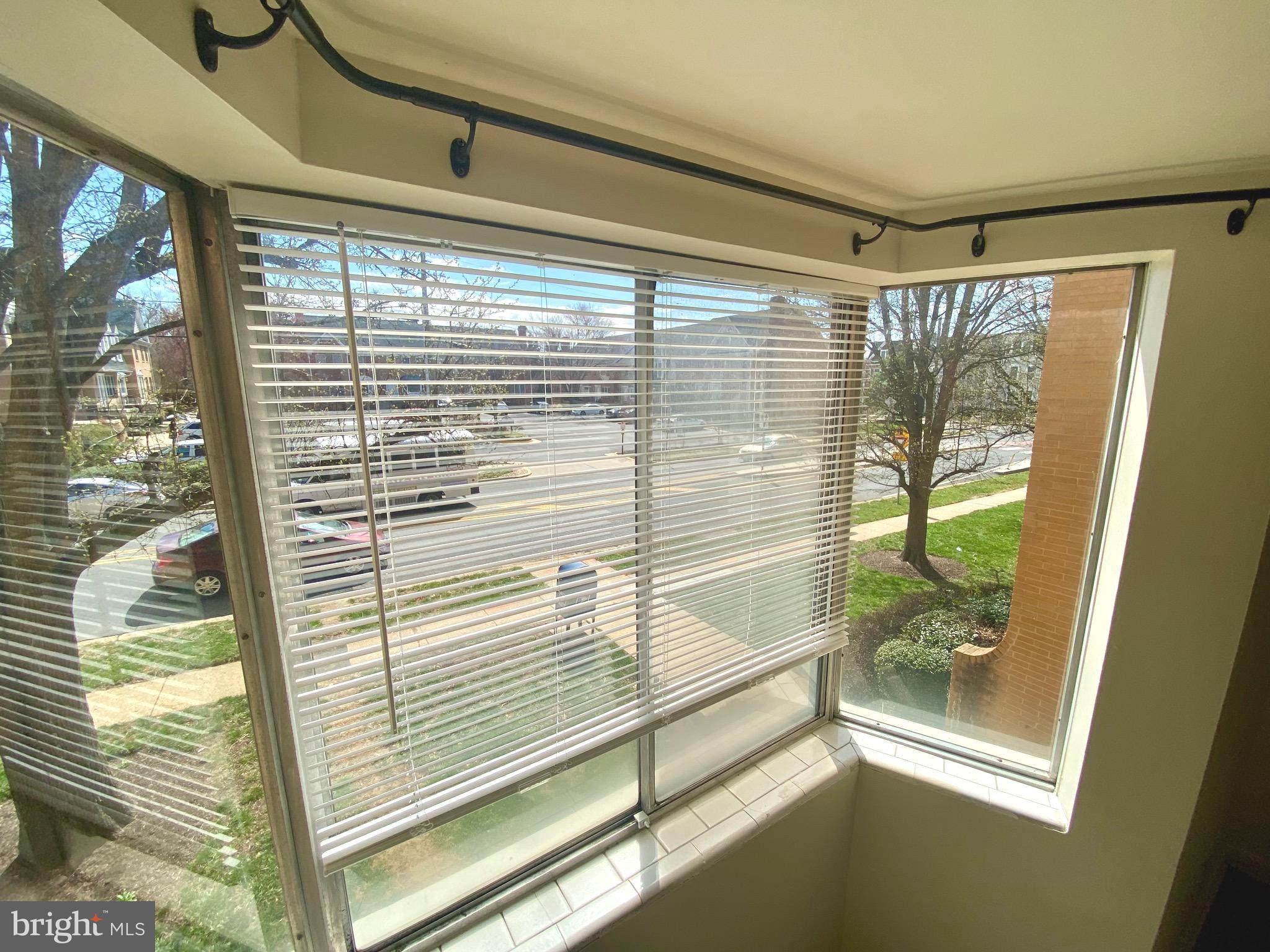 VIENNA VILLAGER CONDO - Residential Lease