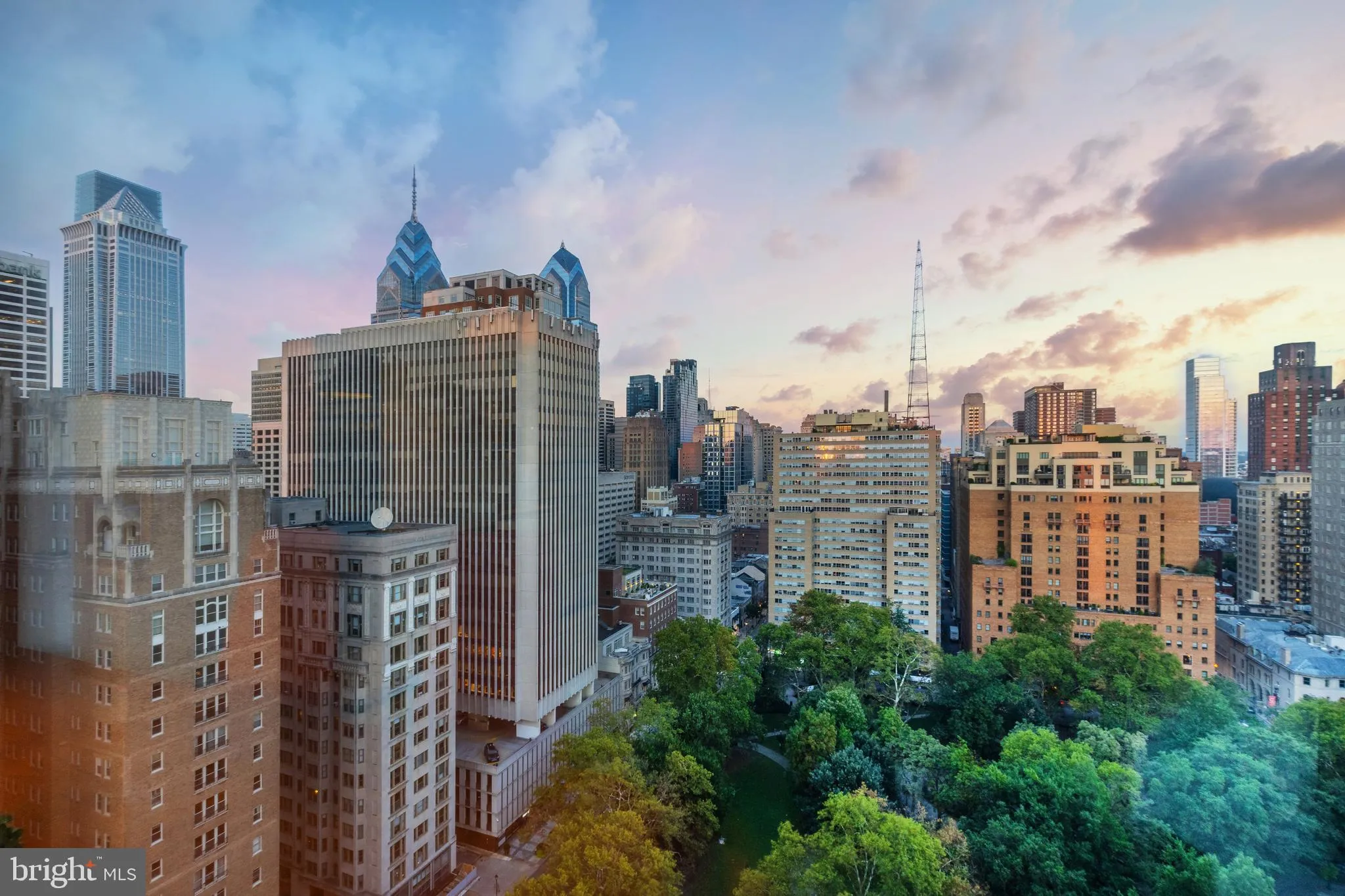 Philadelphia, Pennsylvania 19103, United States, 2 Bedrooms Bedrooms, ,4 BathroomsBathrooms,Residential,Active,96428