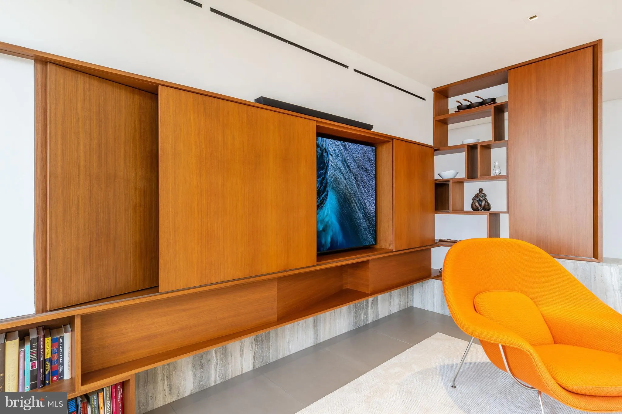 Philadelphia, Pennsylvania 19103, United States, 2 Bedrooms Bedrooms, ,4 BathroomsBathrooms,Residential,Active,96428