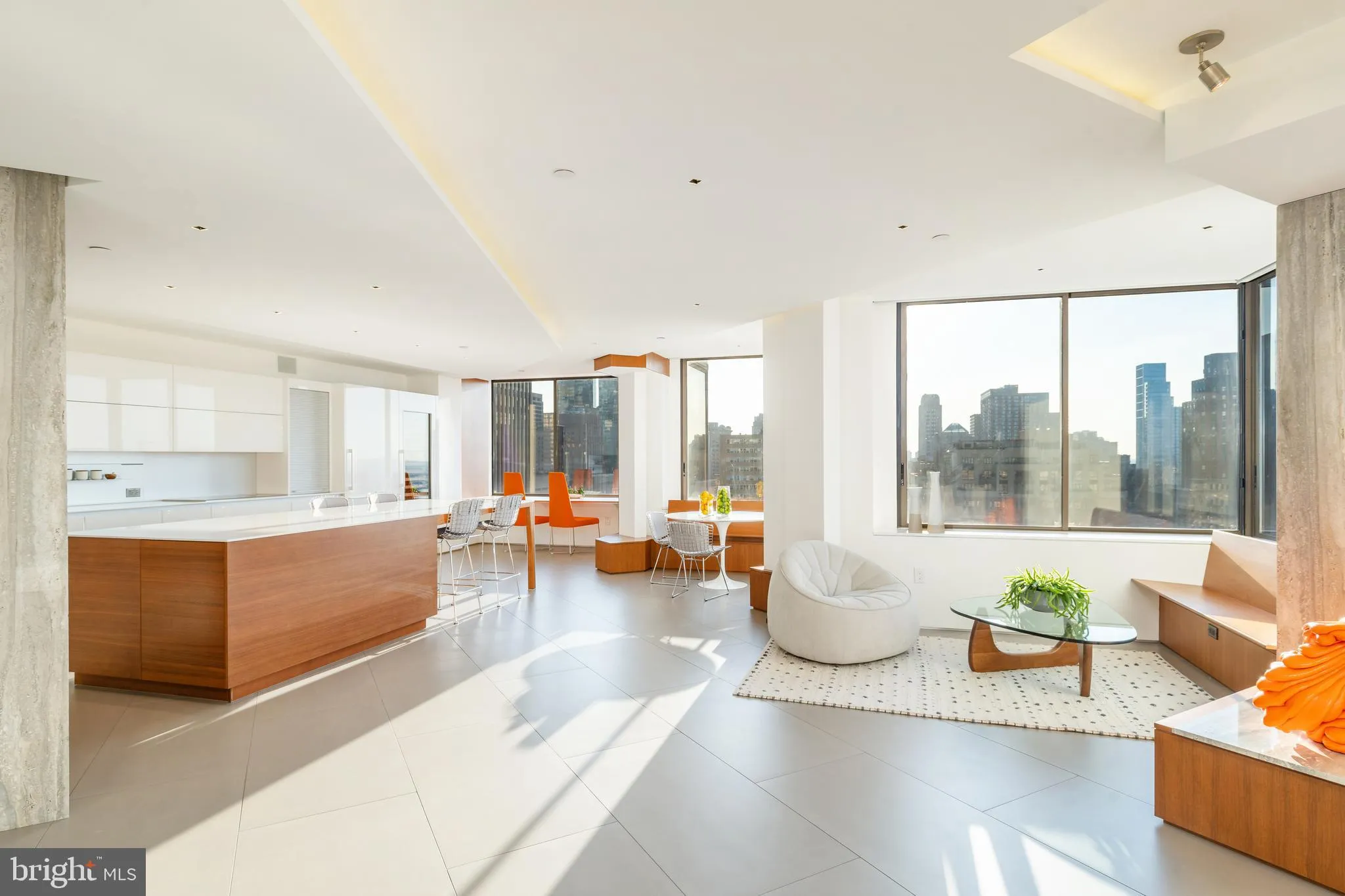 Philadelphia, Pennsylvania 19103, United States, 2 Bedrooms Bedrooms, ,4 BathroomsBathrooms,Residential,Active,96428