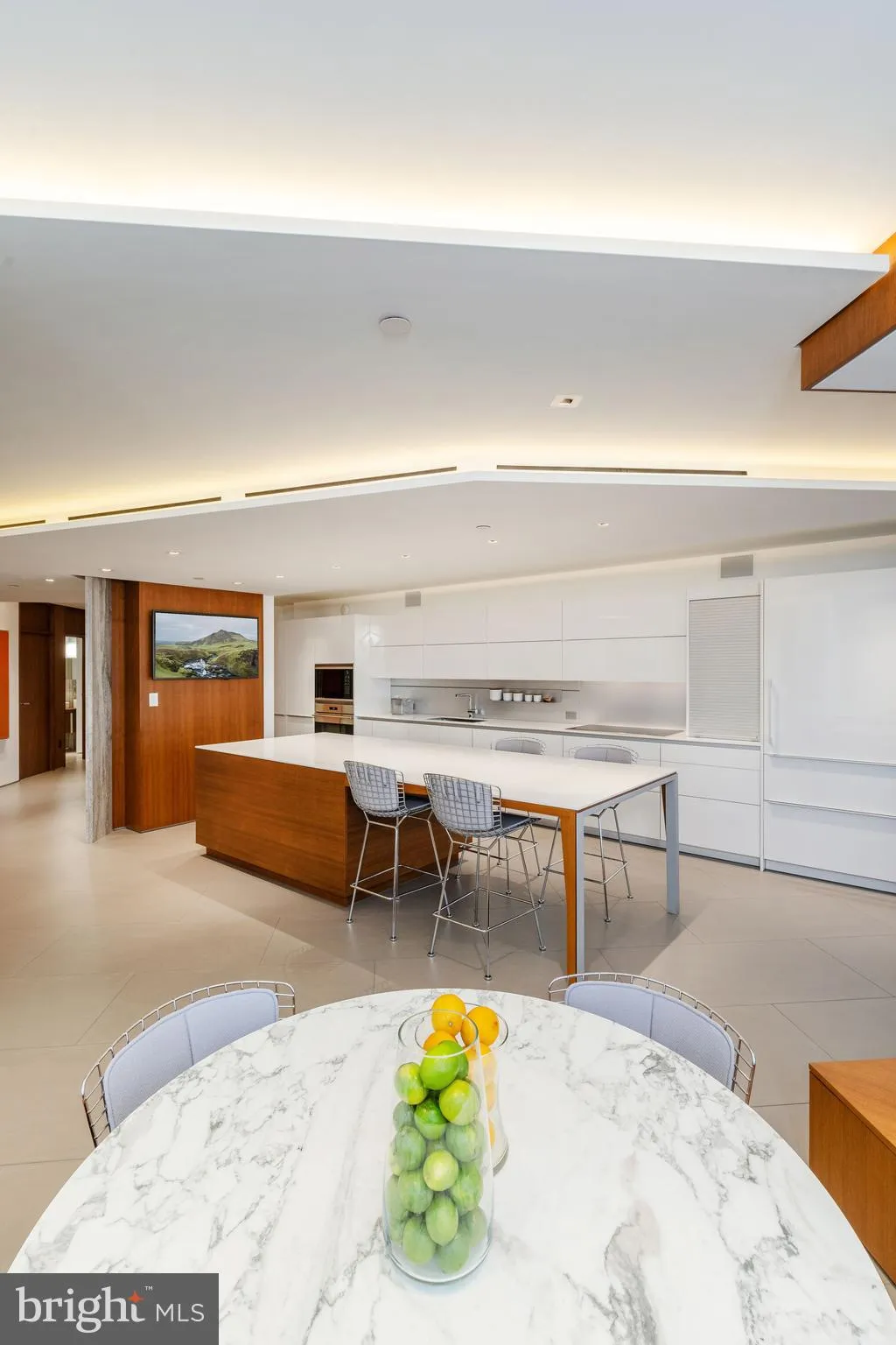 Philadelphia, Pennsylvania 19103, United States, 2 Bedrooms Bedrooms, ,4 BathroomsBathrooms,Residential,Active,96428