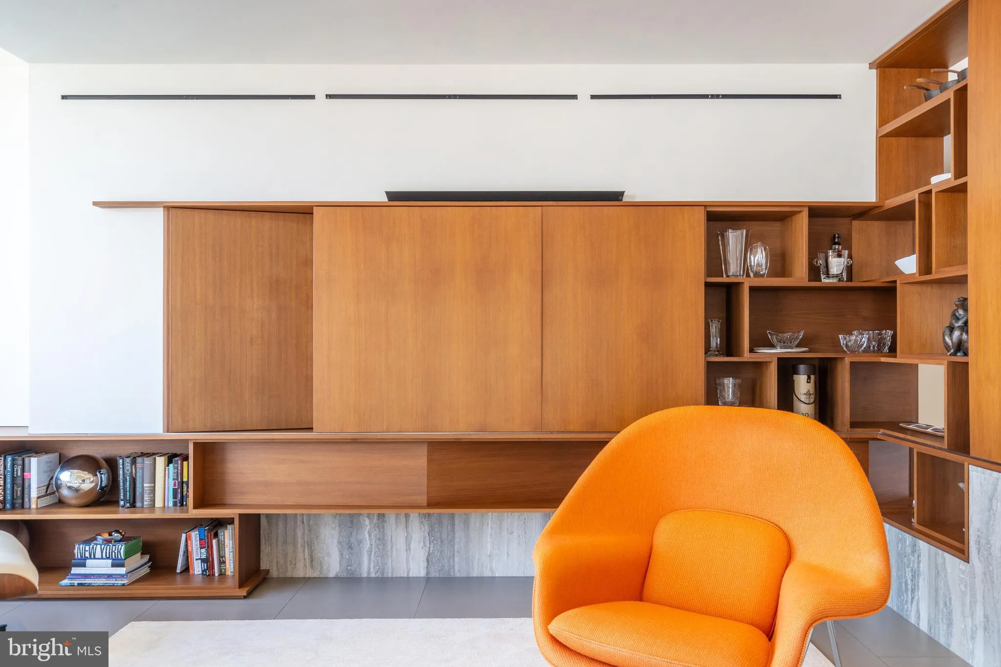 Philadelphia, Pennsylvania 19103, United States, 2 Bedrooms Bedrooms, ,4 BathroomsBathrooms,Residential,Active,96428