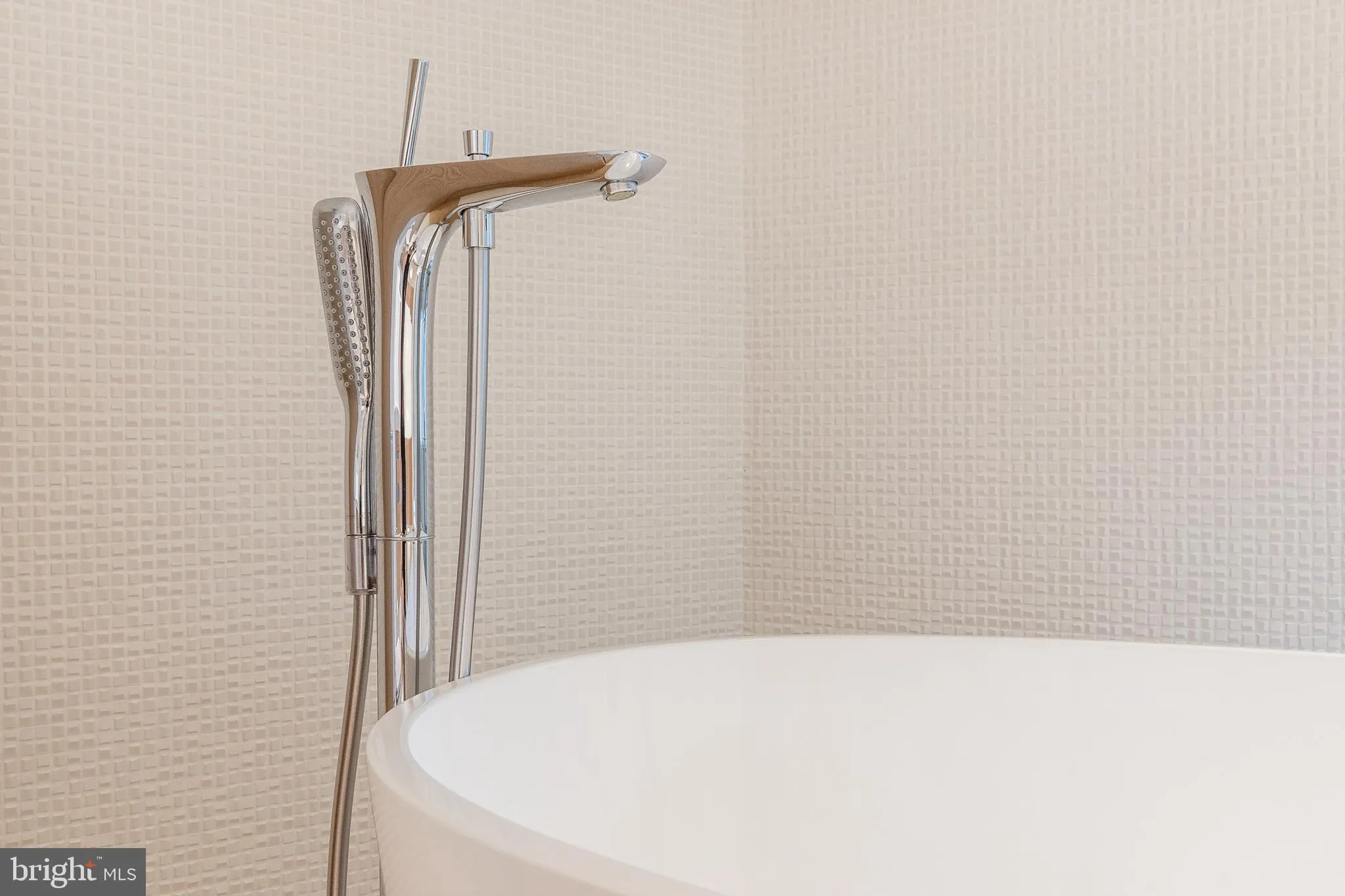 Philadelphia, Pennsylvania 19103, United States, 2 Bedrooms Bedrooms, ,4 BathroomsBathrooms,Residential,Active,96428