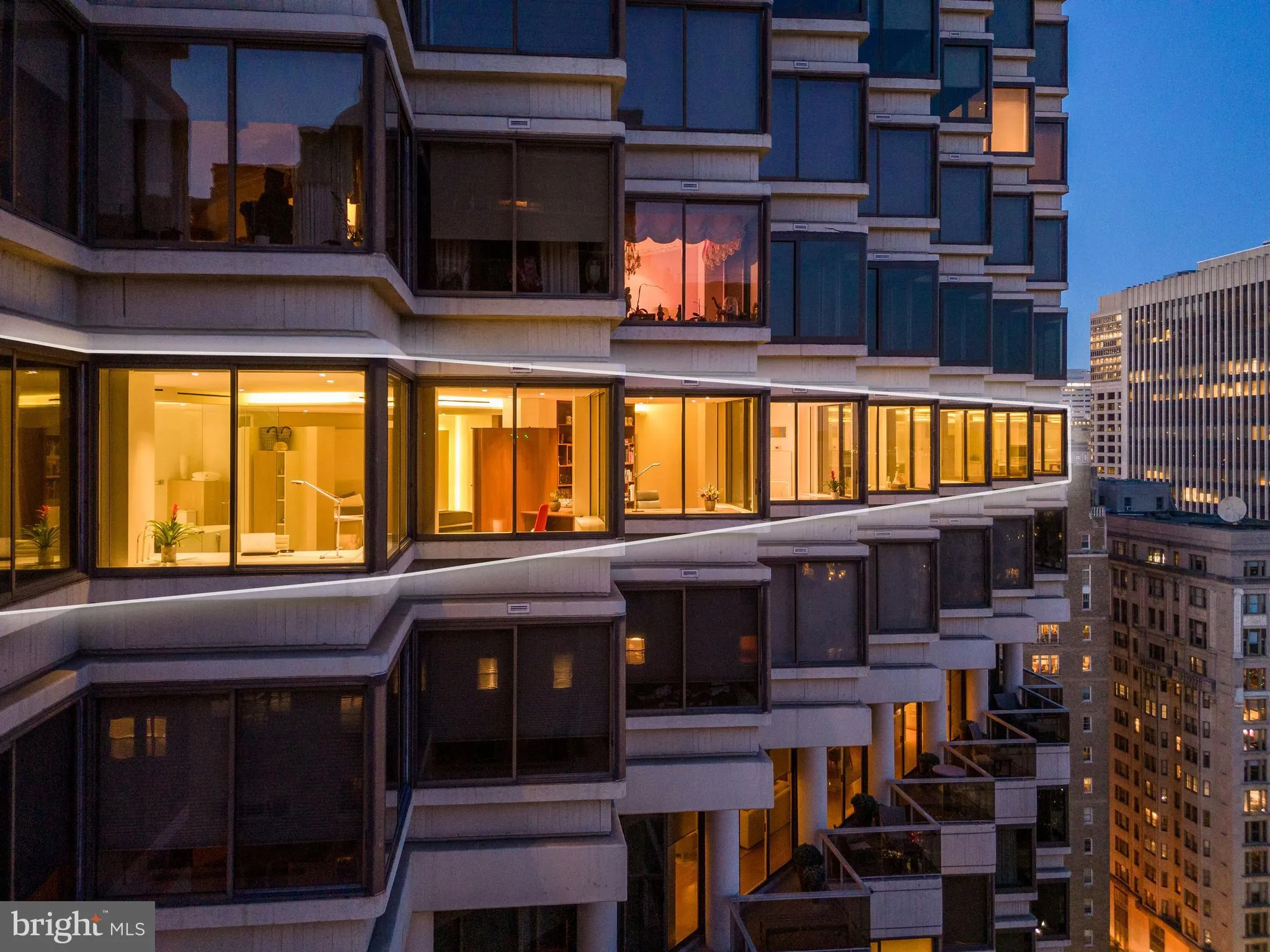 Philadelphia, Pennsylvania 19103, United States, 2 Bedrooms Bedrooms, ,4 BathroomsBathrooms,Residential,Active,96428