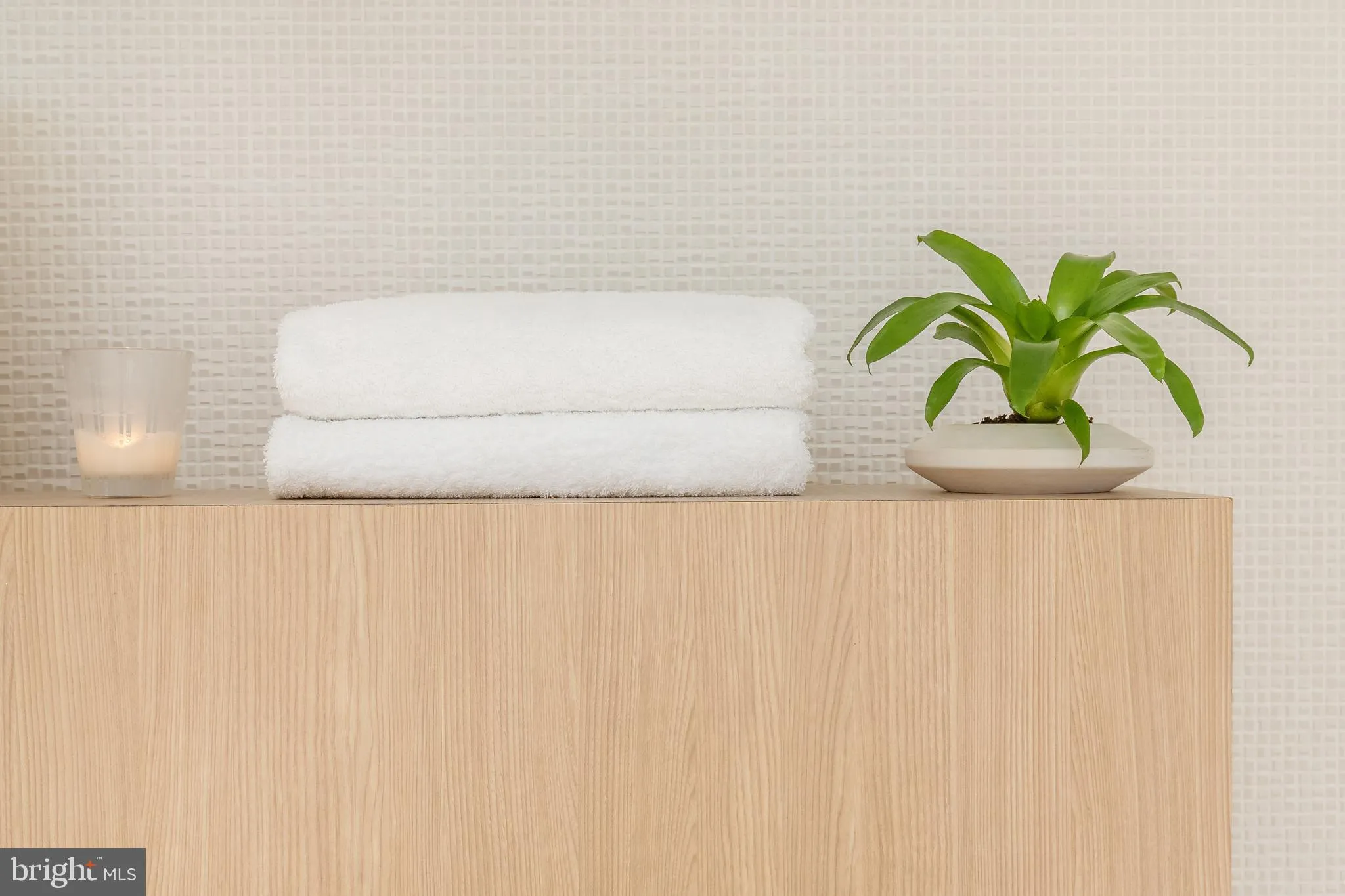 Philadelphia, Pennsylvania 19103, United States, 2 Bedrooms Bedrooms, ,4 BathroomsBathrooms,Residential,Active,96428