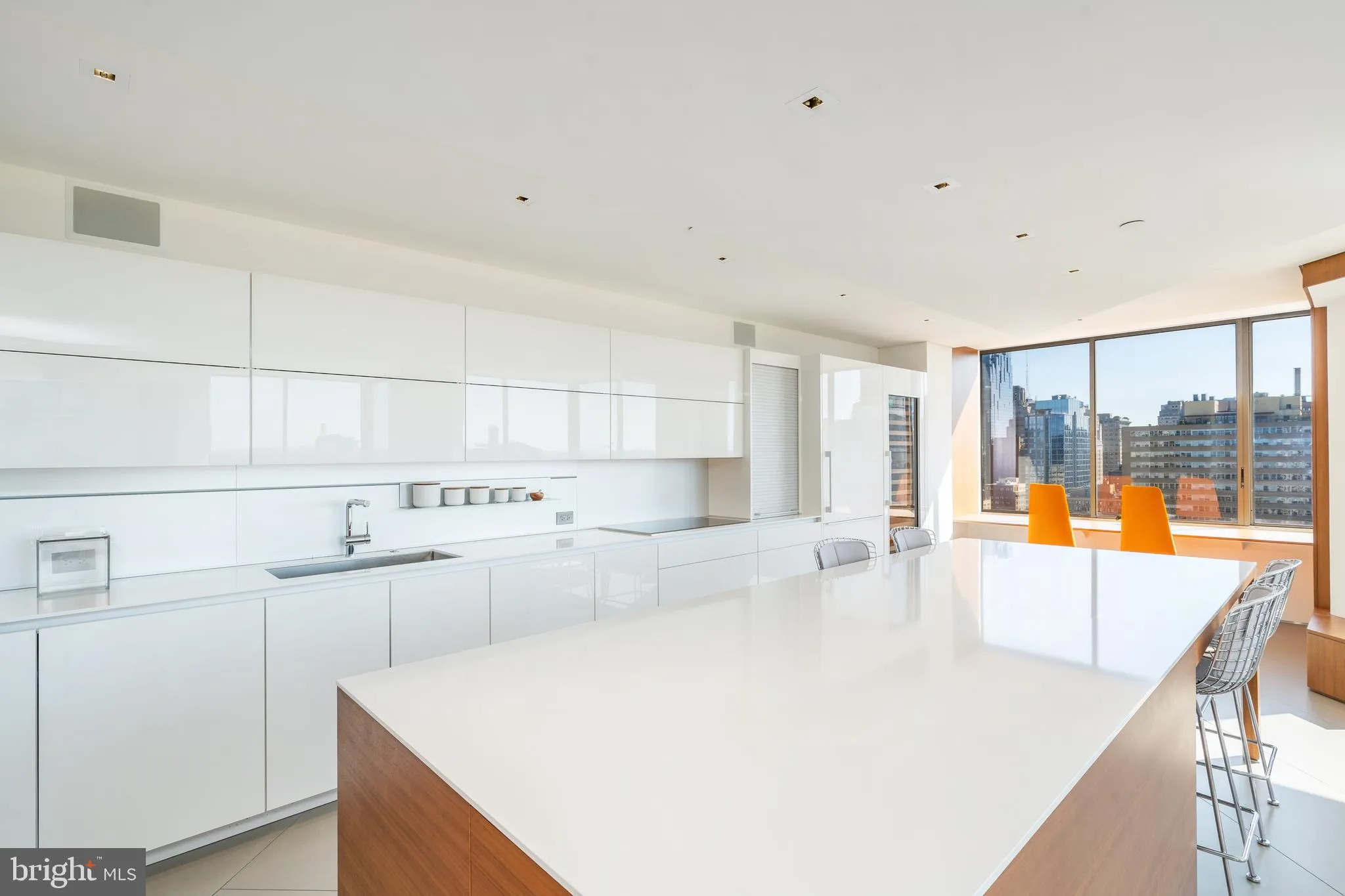 Philadelphia, Pennsylvania 19103, United States, 2 Bedrooms Bedrooms, ,4 BathroomsBathrooms,Residential,Active,96428